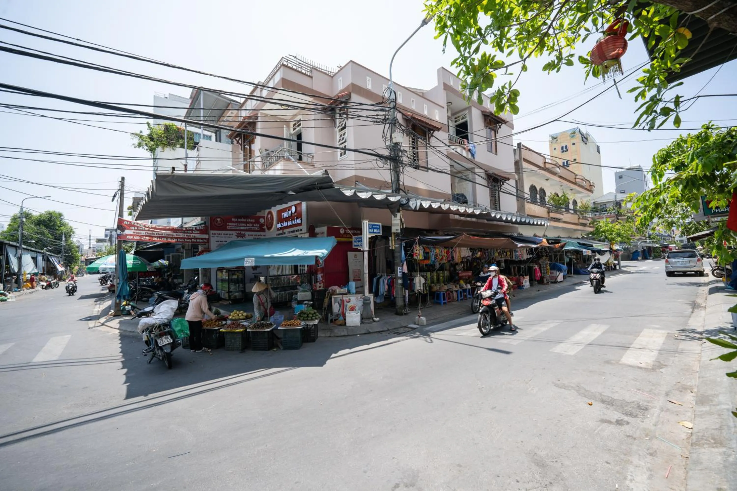 Shopping Area in Carol Homestay & Apartment Đà Nẵng 4