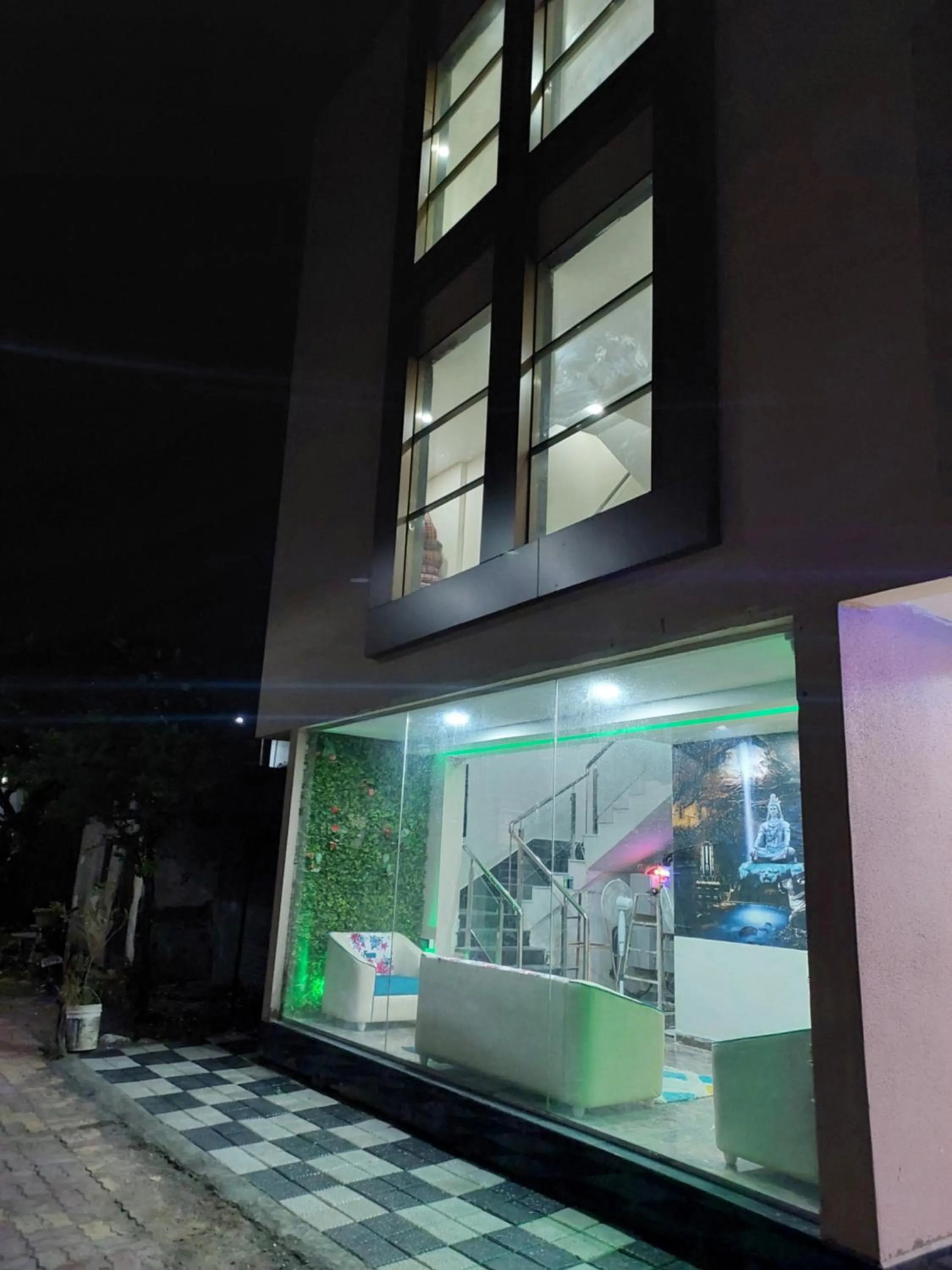 Hotel Sai Dakshina Inn & The Fern Restaurant