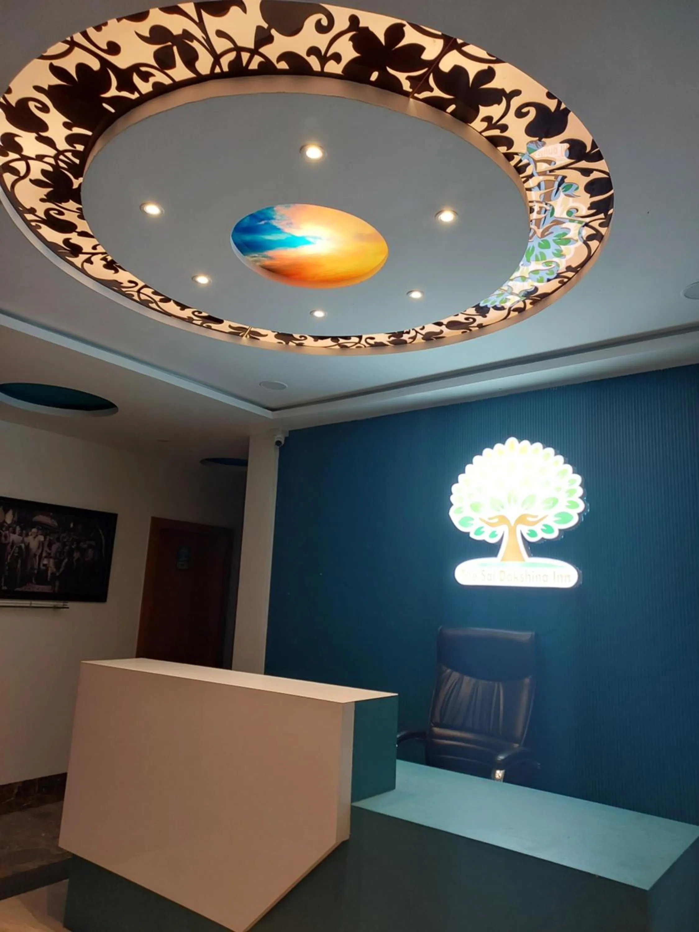 Hotel Sai Dakshina Inn & The Fern Restaurant