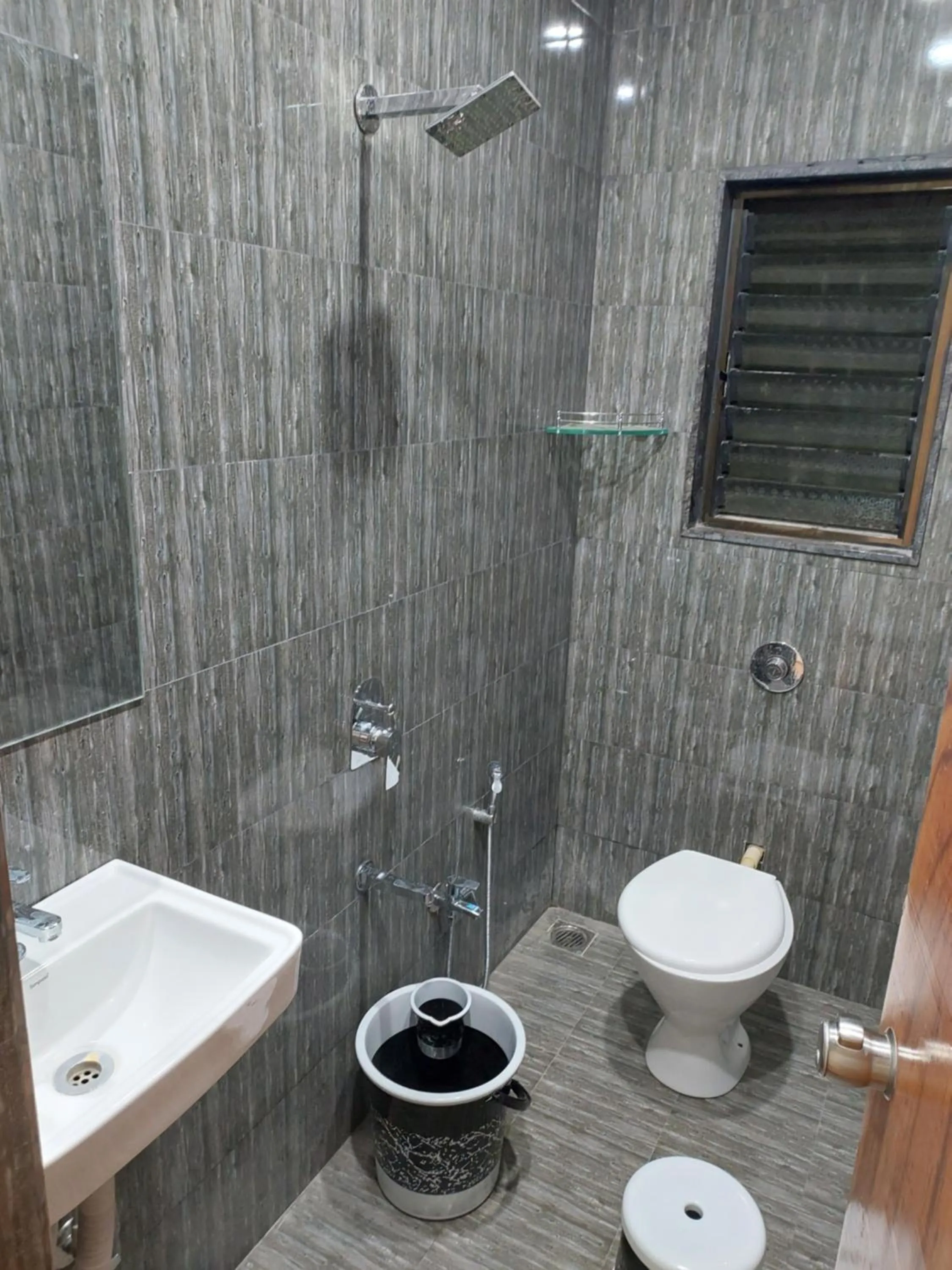 Hotel Sai Dakshina Inn & The Fern Restaurant