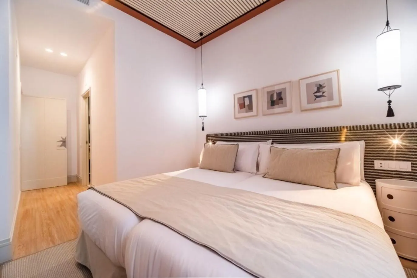 Bedroom, Bed in Apartamentos Soho Boutique Hoy No Me Puedo Levantar