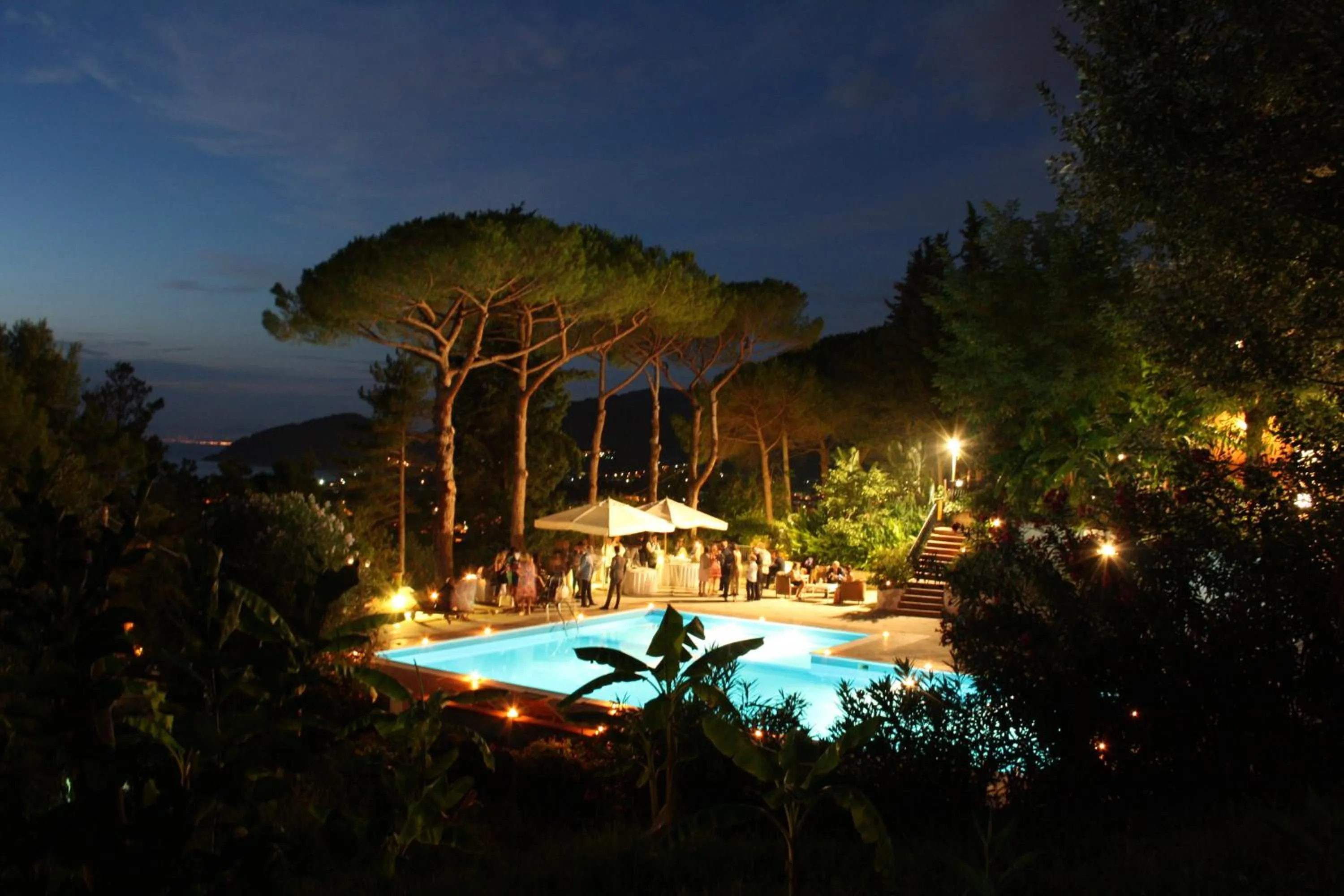 Night in Hotel Garden Riviera