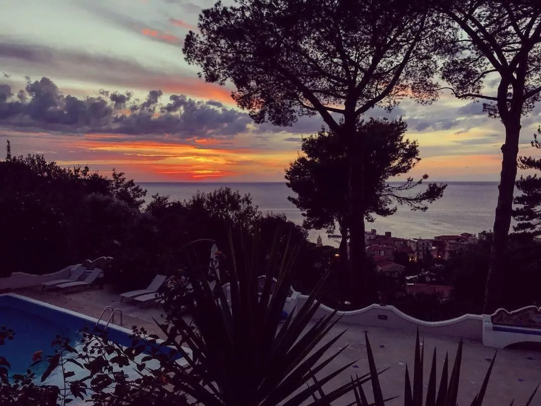 Pool view in Hotel Garden Riviera