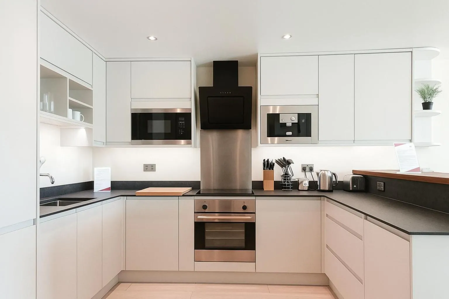 Kitchen or kitchenette in Still Life - Vauxhall