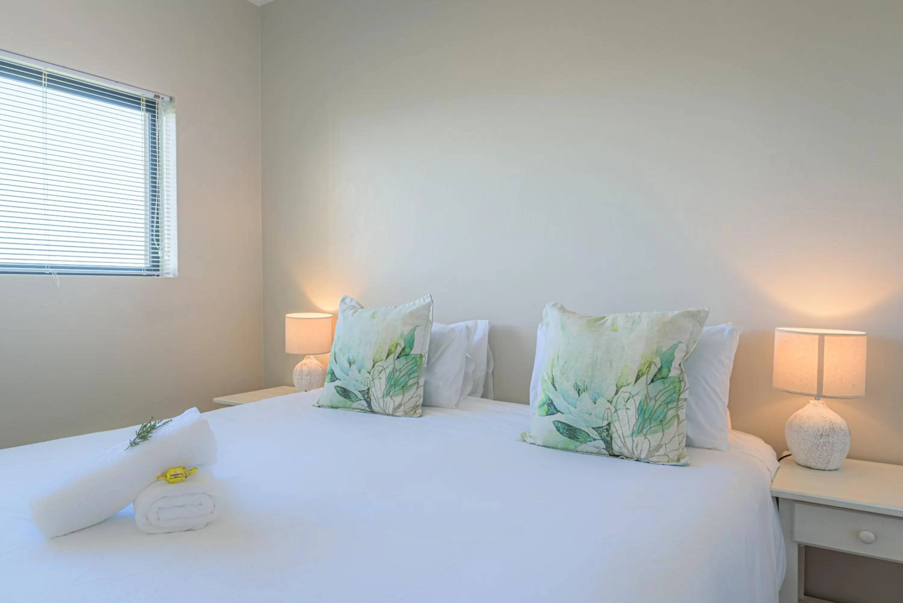 Bedroom, Bed in Fynbos Golf and Country Estate
