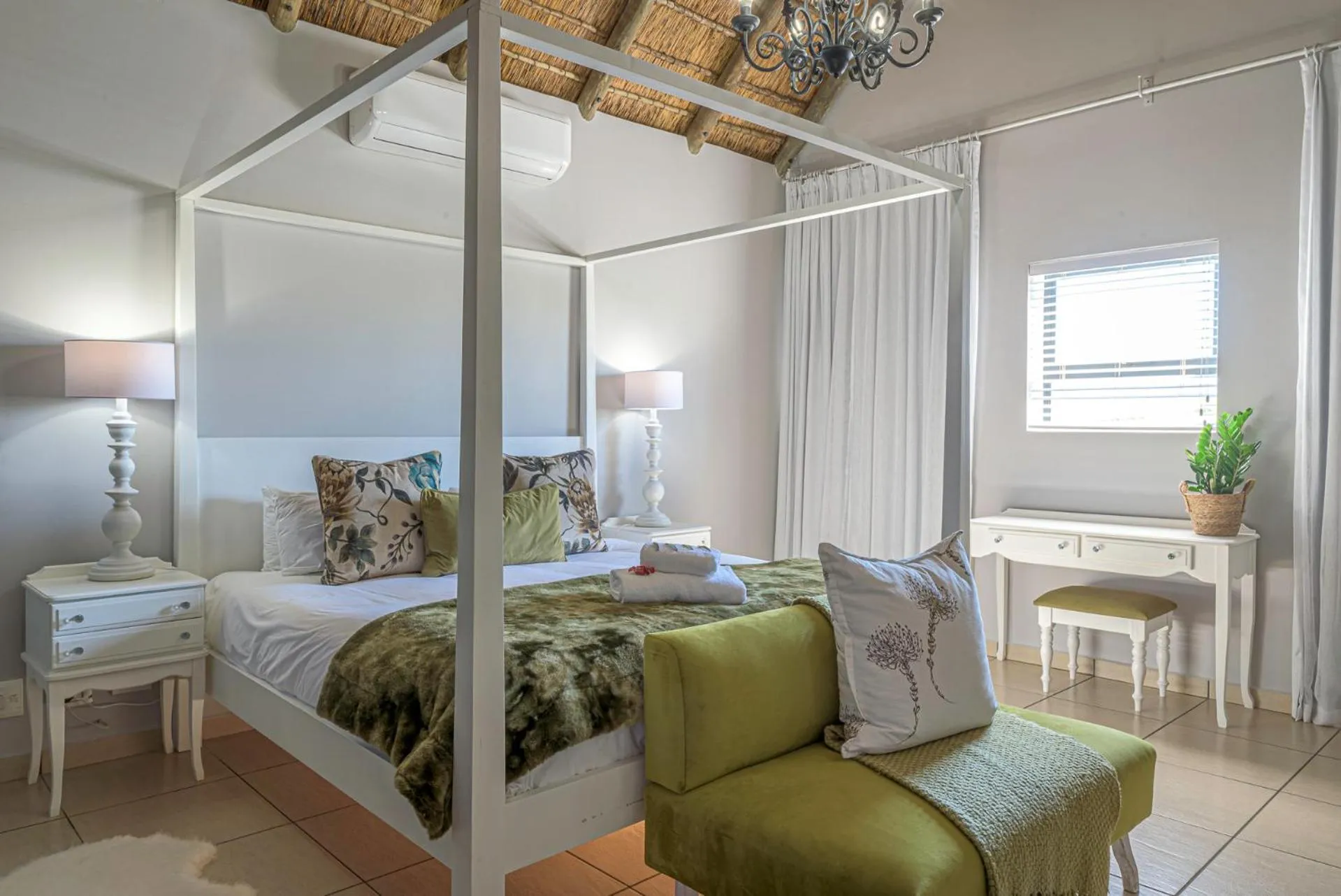 Bedroom, Bed in Fynbos Golf and Country Estate