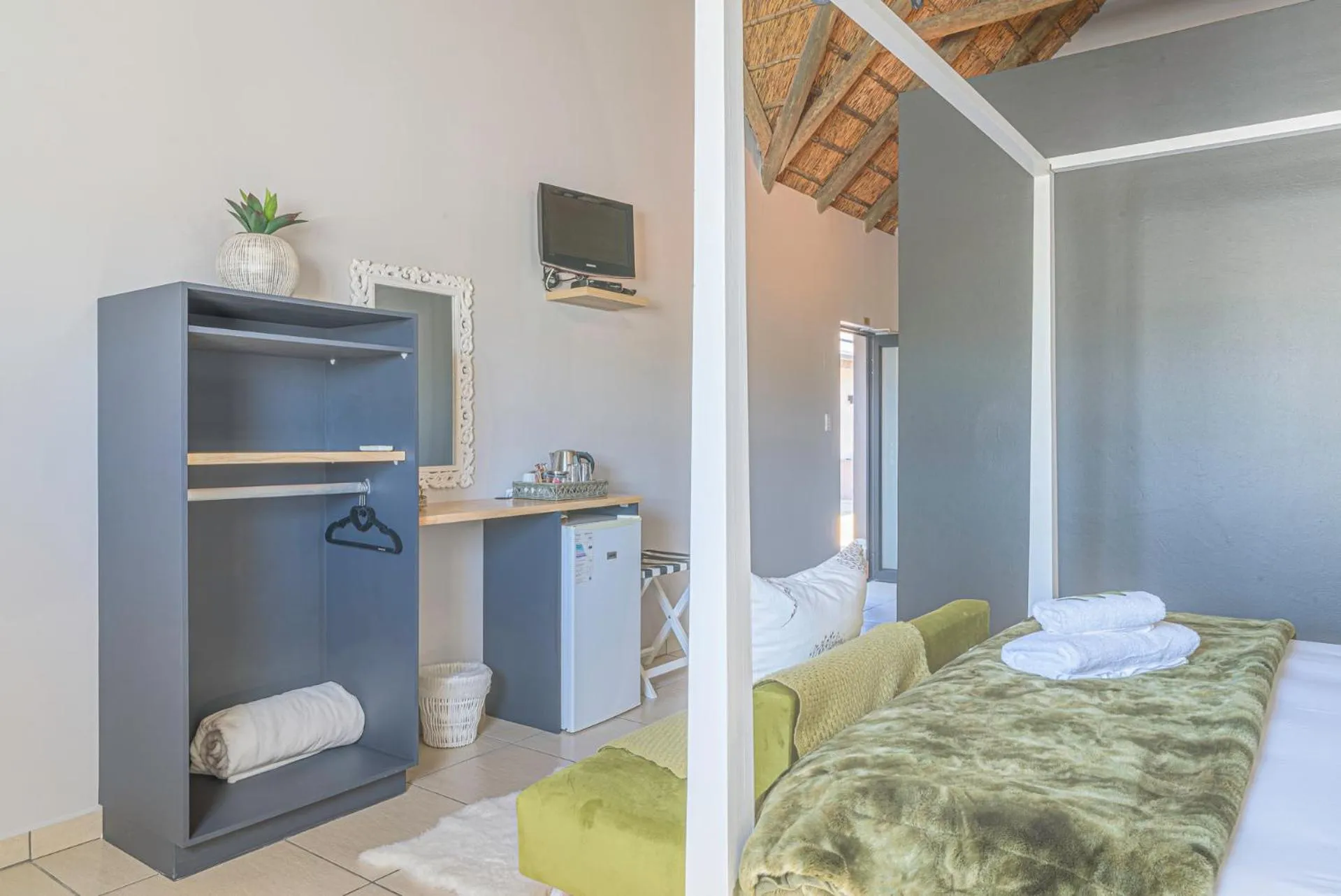 Bedroom, Bed in Fynbos Golf and Country Estate