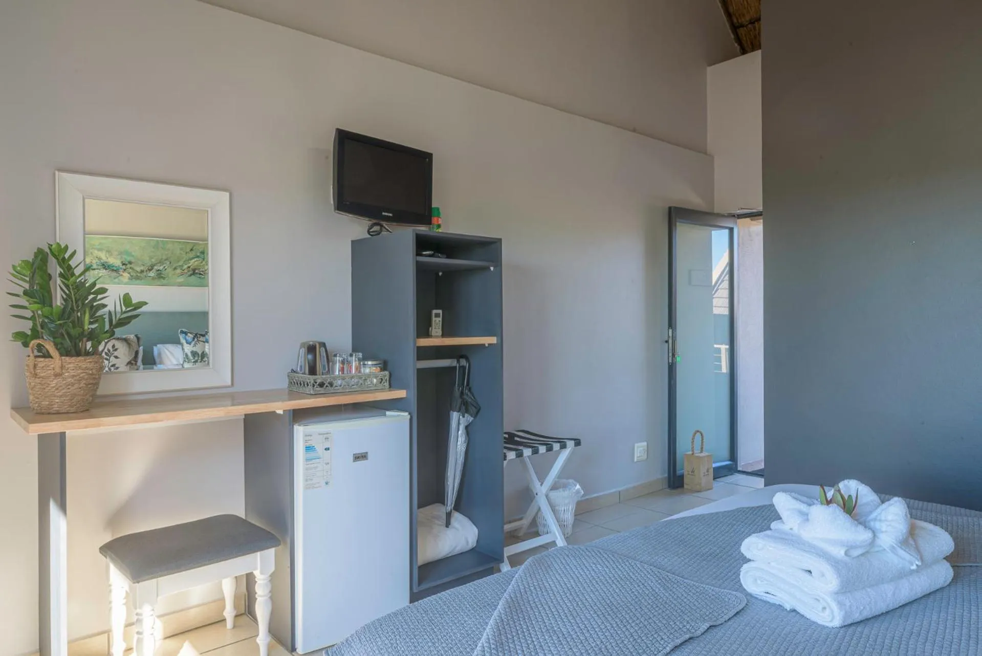 Photo of the whole room, Bed in Fynbos Golf and Country Estate