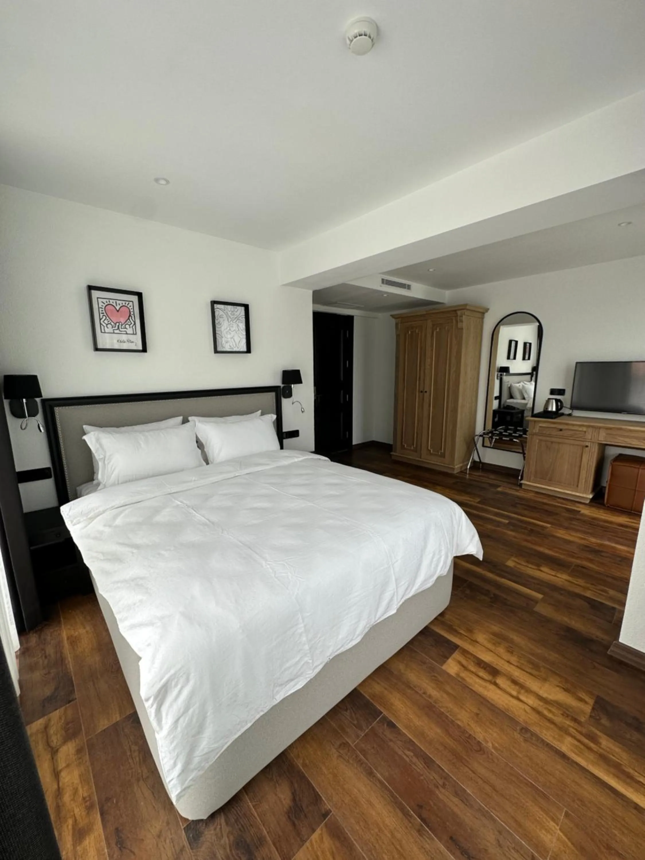 Bedroom, Bed in Be Side Hotel