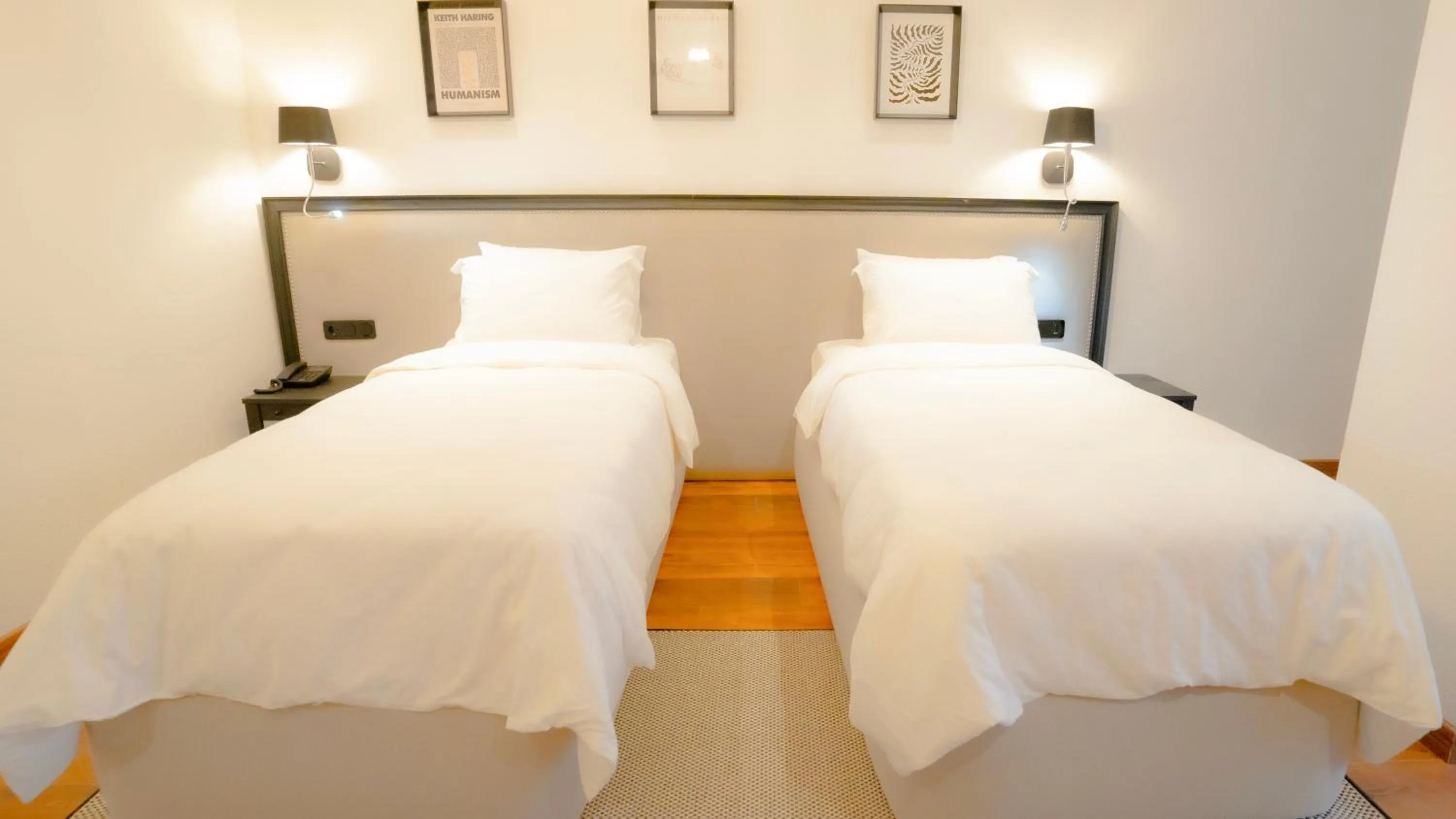 Bedroom, Bed in Be Side Hotel