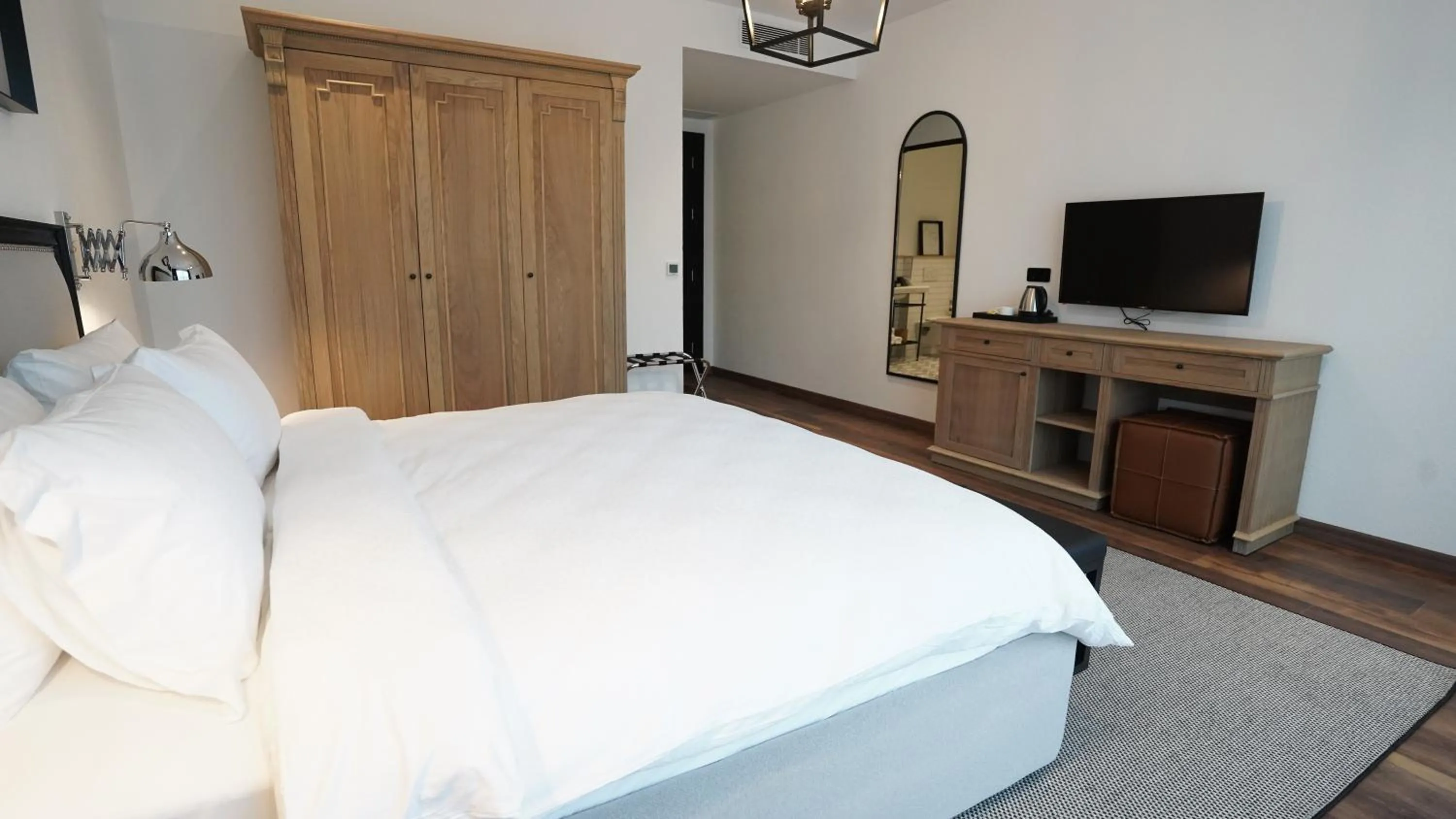 hair dresser, Bed in Be Side Hotel