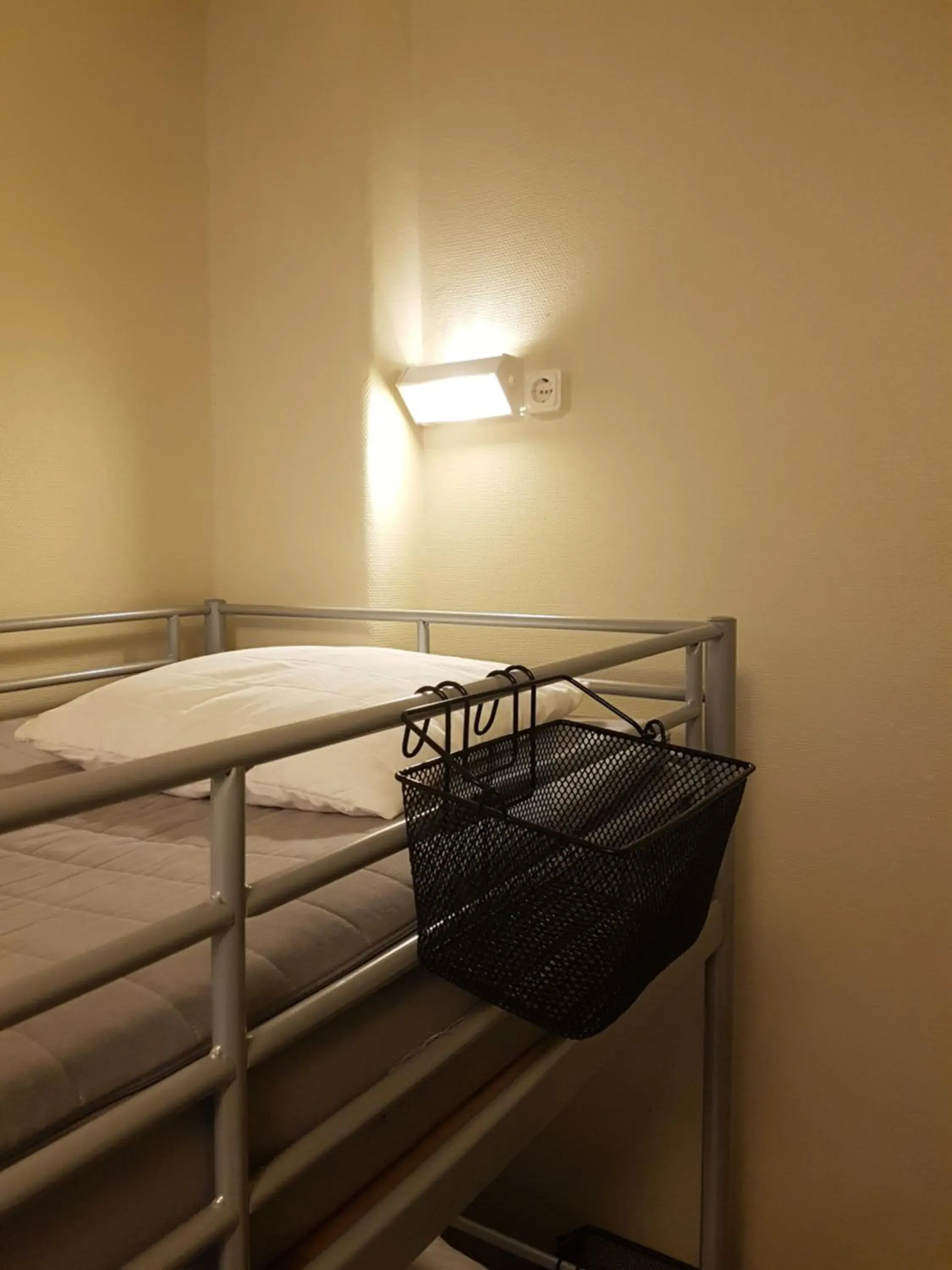 Bed in 6-Bed Female Dormitory Room in City Hostel Bed in 6-Bed Female Dormitory Room in City Hostel