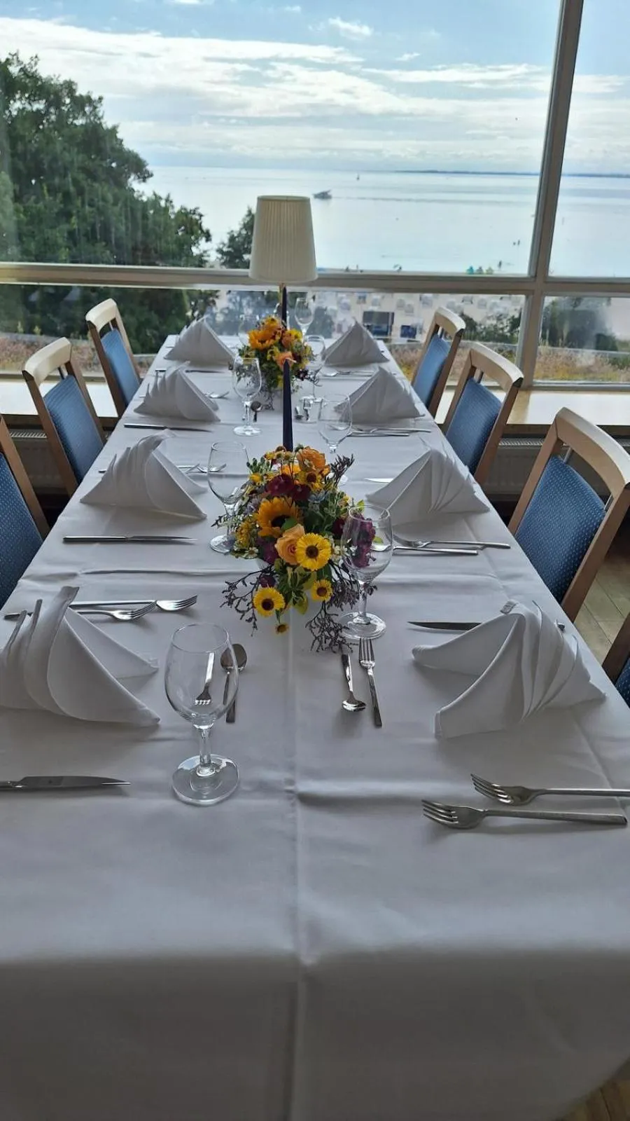 Restaurant/places to eat in Hotel Zur schönen Aussicht