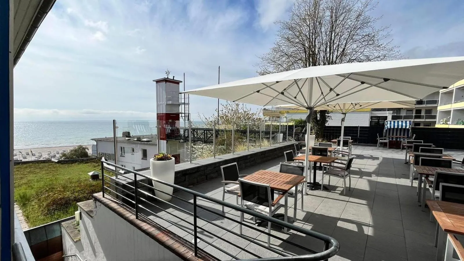 Restaurant/places to eat in Hotel Zur schönen Aussicht