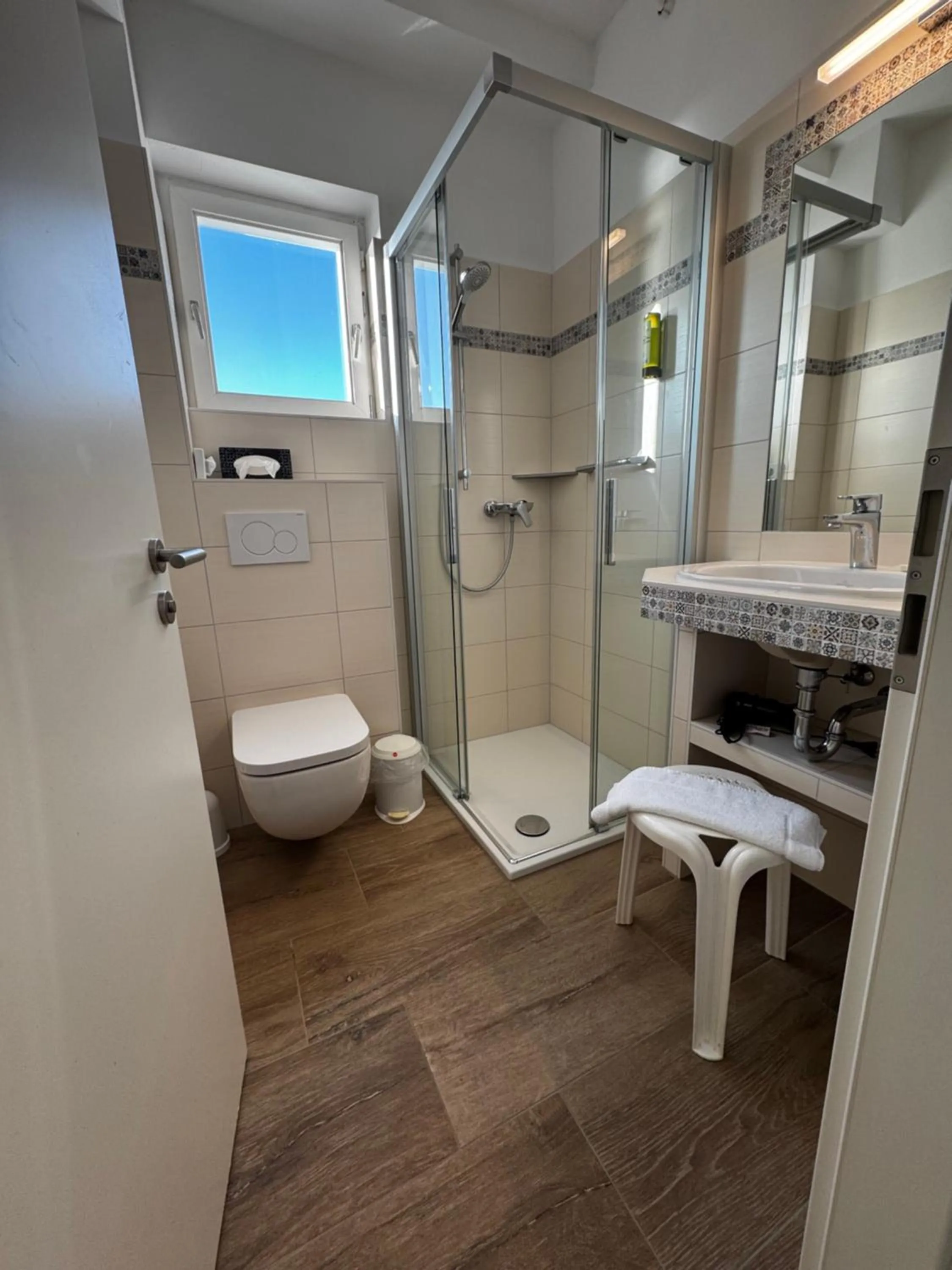 Shower in Hotel Zur schönen Aussicht