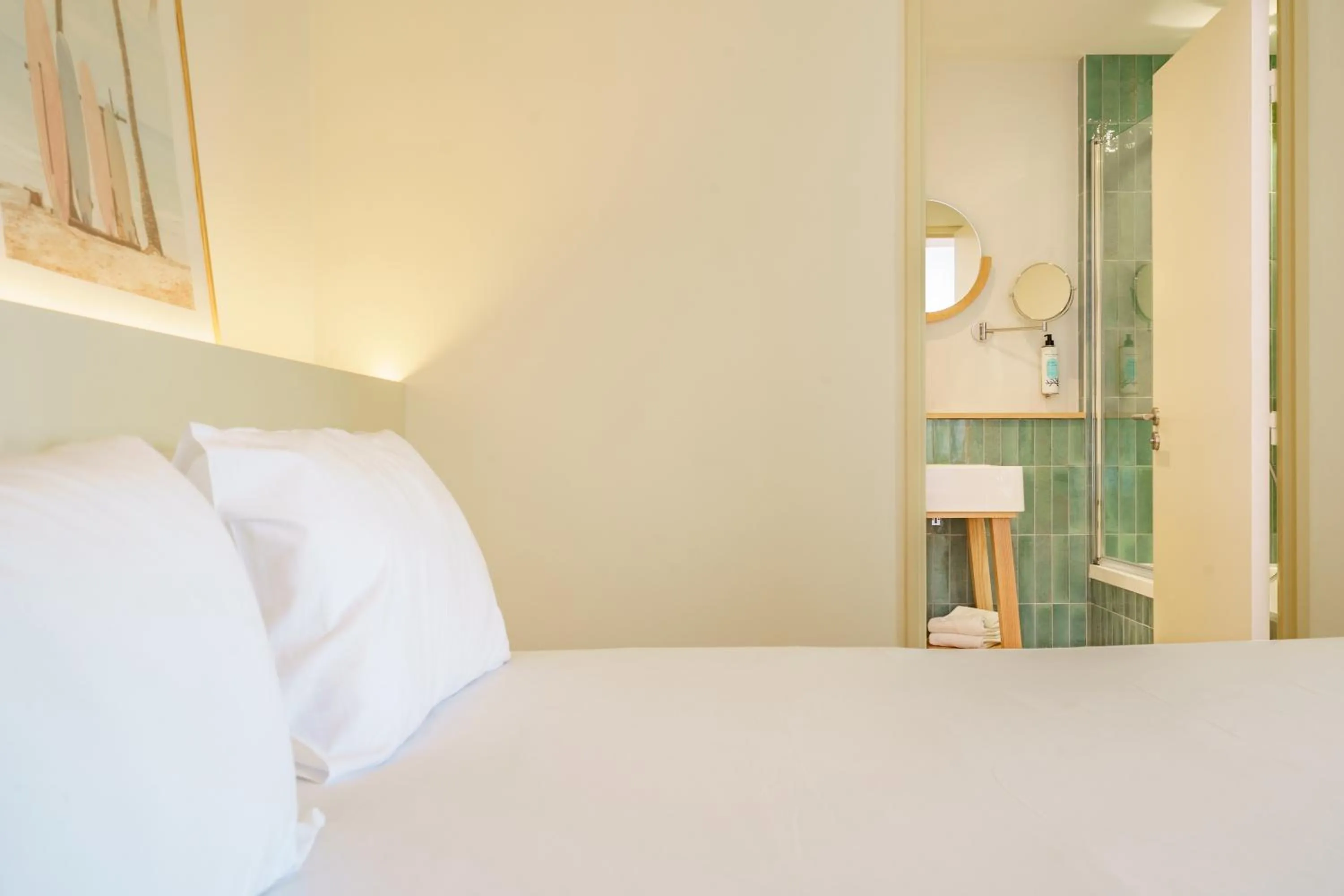 Photo of the whole room, Bed in Hôtel Ibaïa