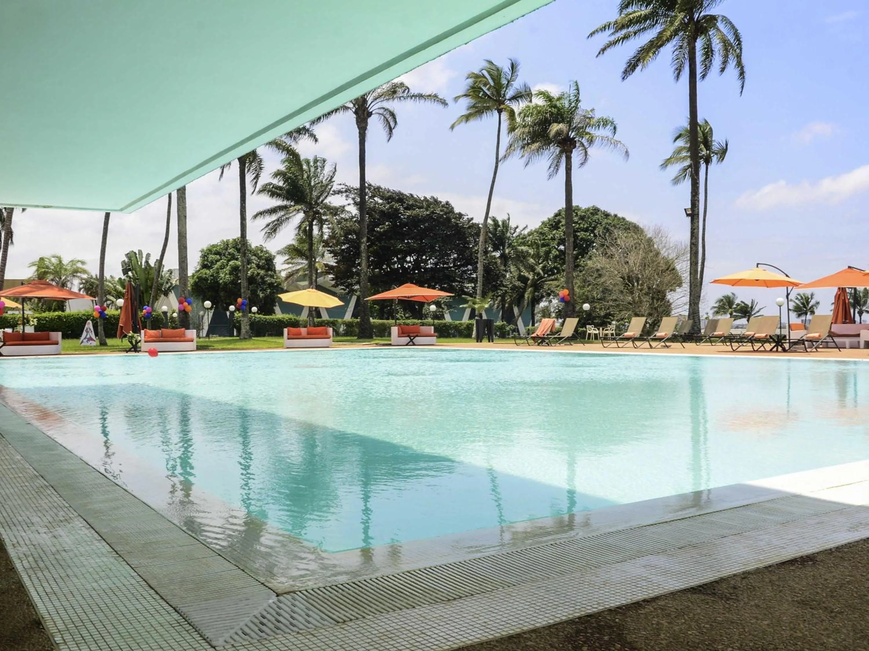 Lounge or bar in Sofitel Abidjan Hotel Ivoire