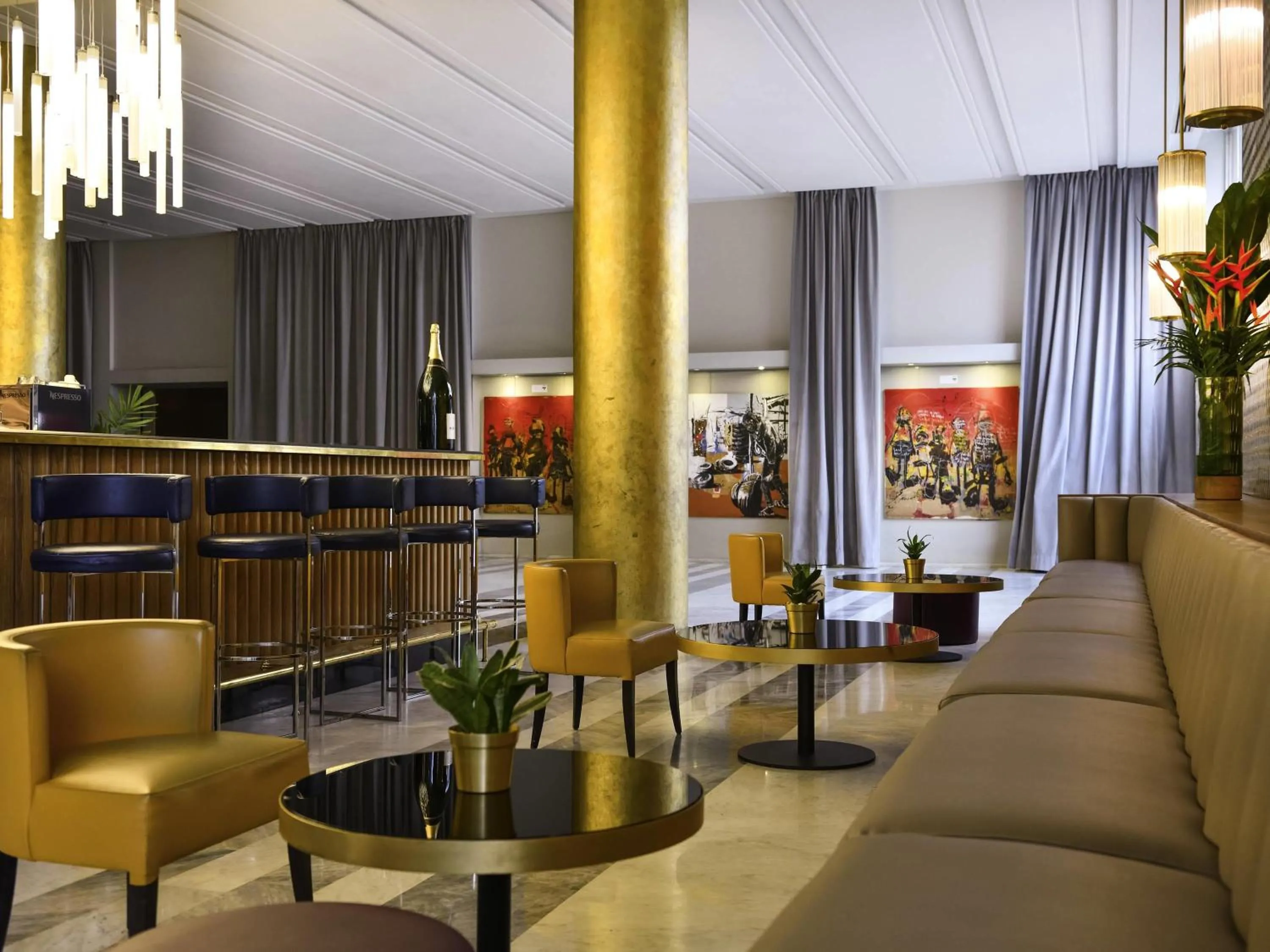 Lounge or bar in Sofitel Abidjan Hotel Ivoire