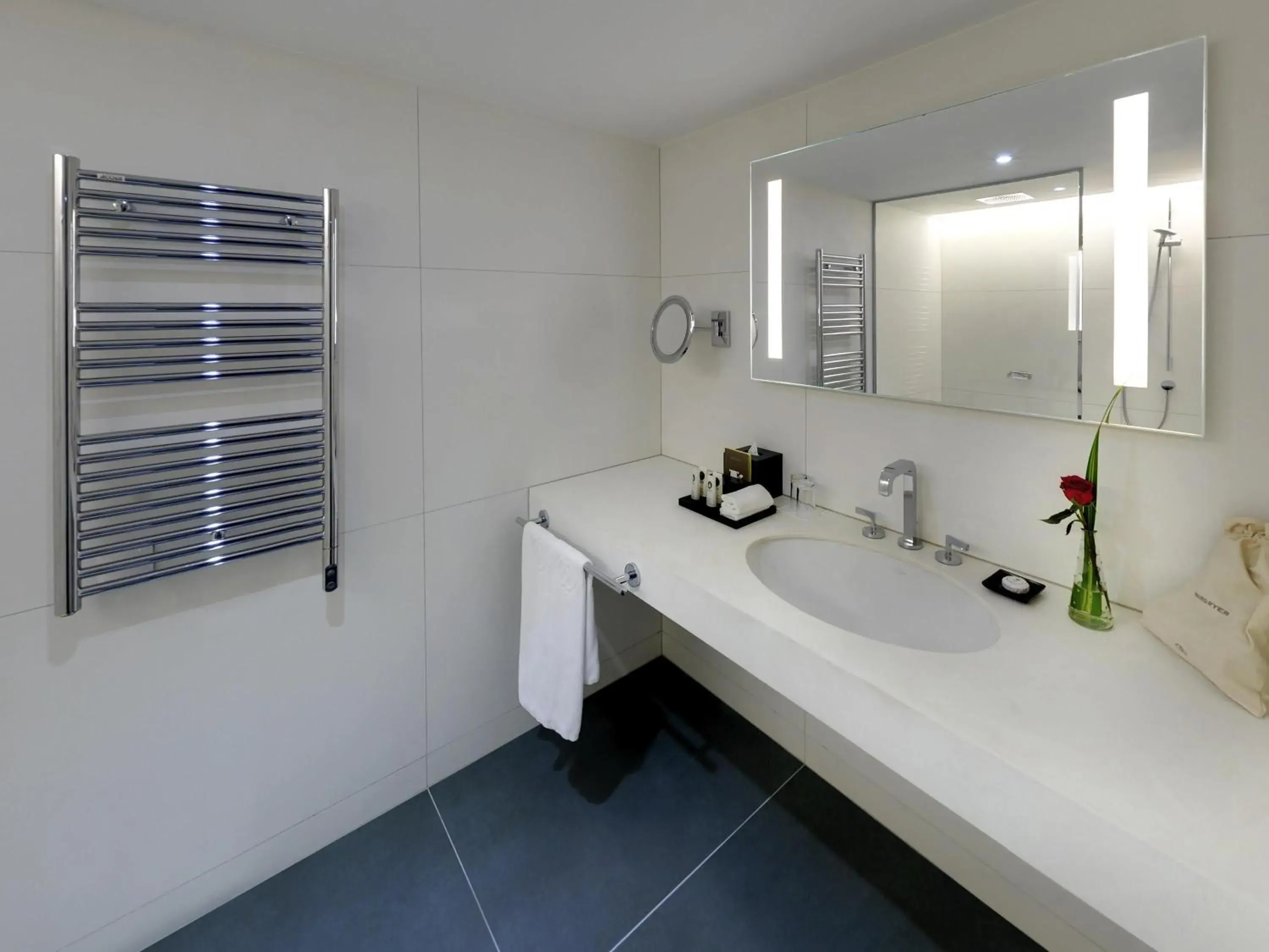 Luxury King Room with Balcony and Lagoon View in Sofitel Abidjan Hotel Ivoire Luxury King Room with Balcony and Lagoon View in Sofitel Abidjan Hotel Ivoire