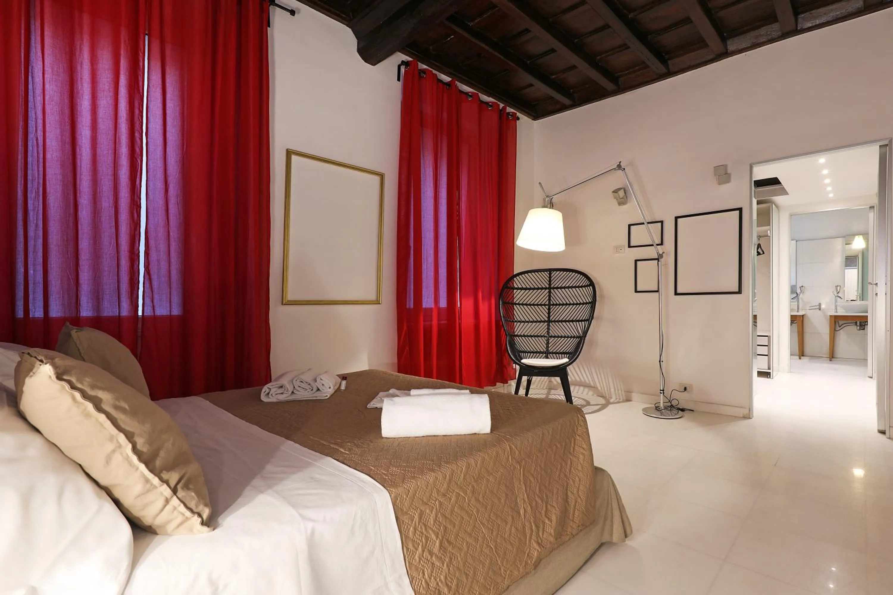 Bed in Luxury Gambero apartment