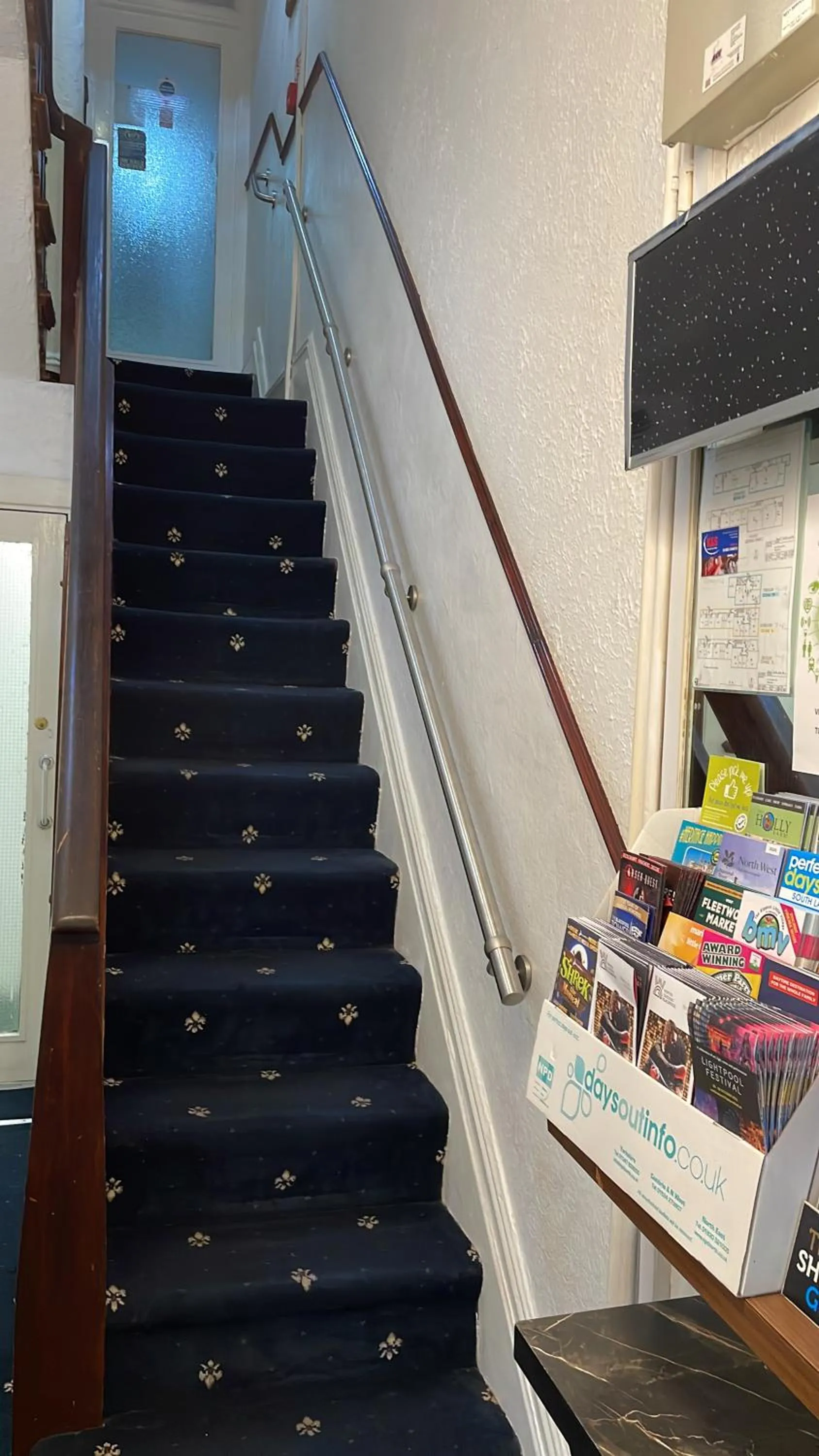 Facade/entrance in Bromptons