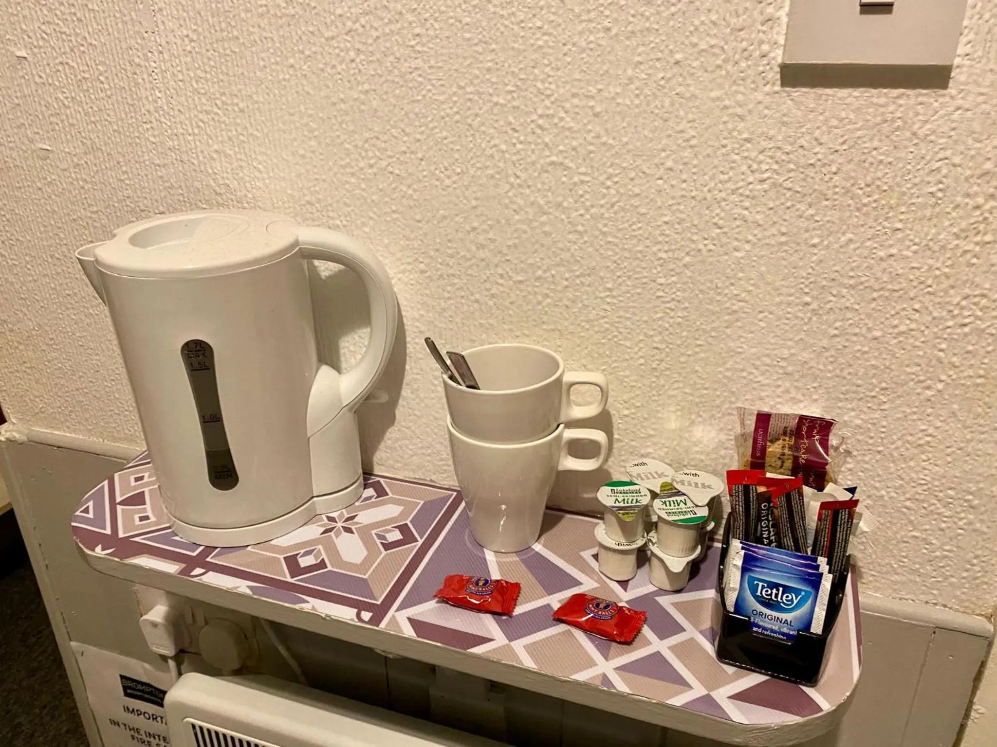 Coffee/tea facilities in Bromptons