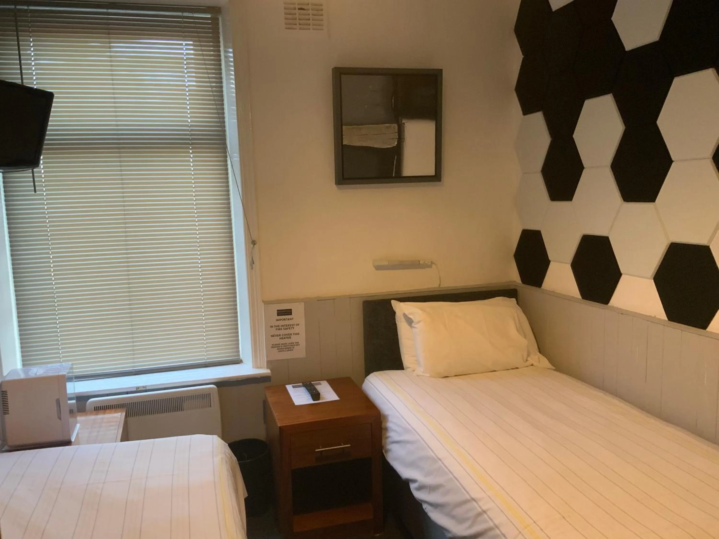 Bedroom, Bed in Bromptons