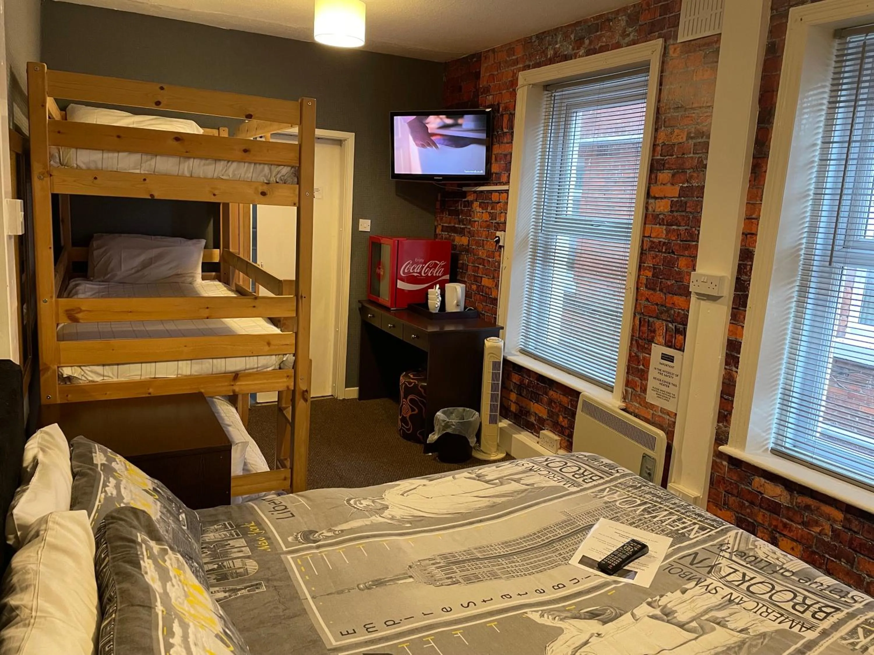 Bedroom, Bed in Bromptons