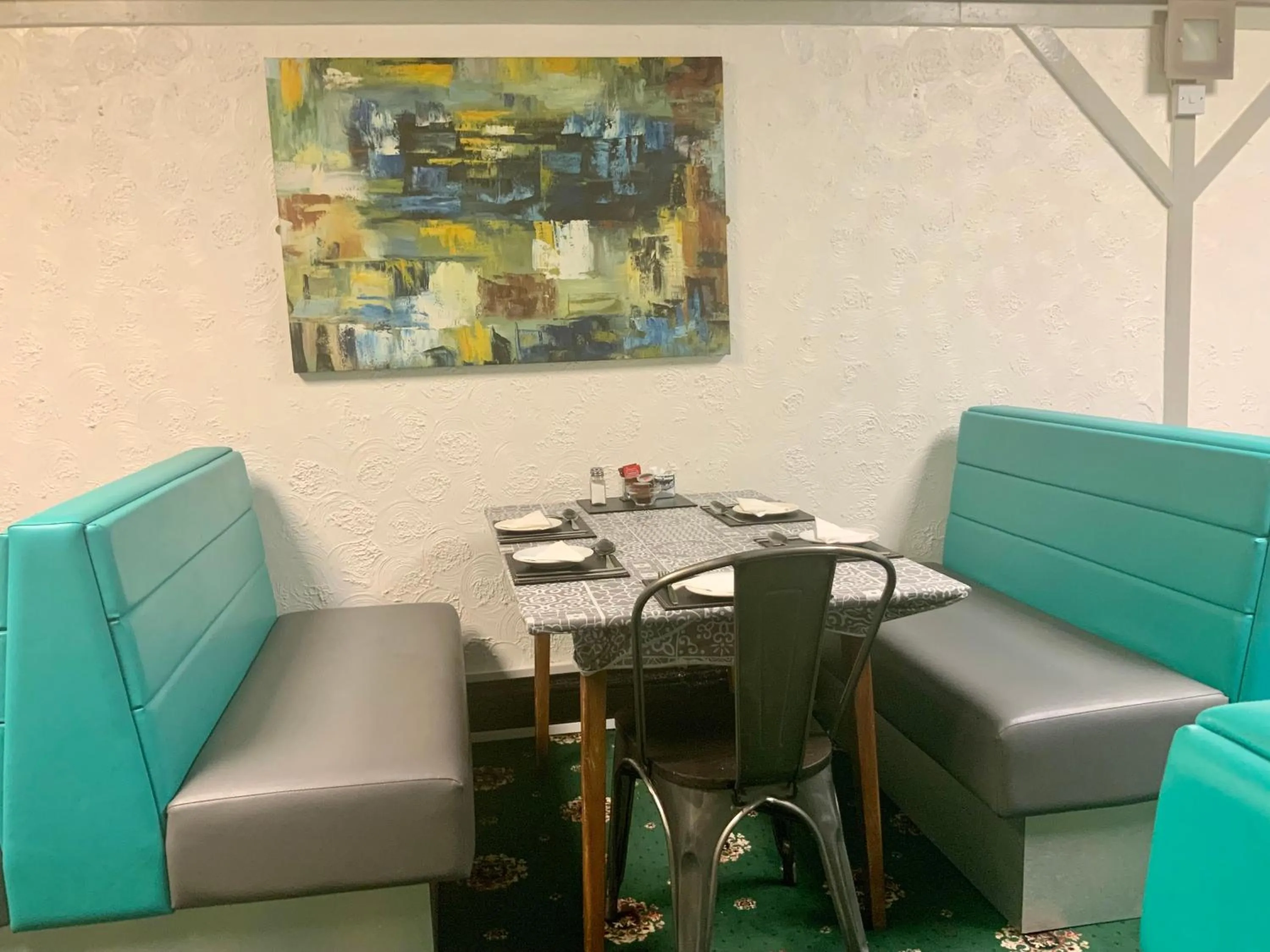 Restaurant/places to eat in Bromptons