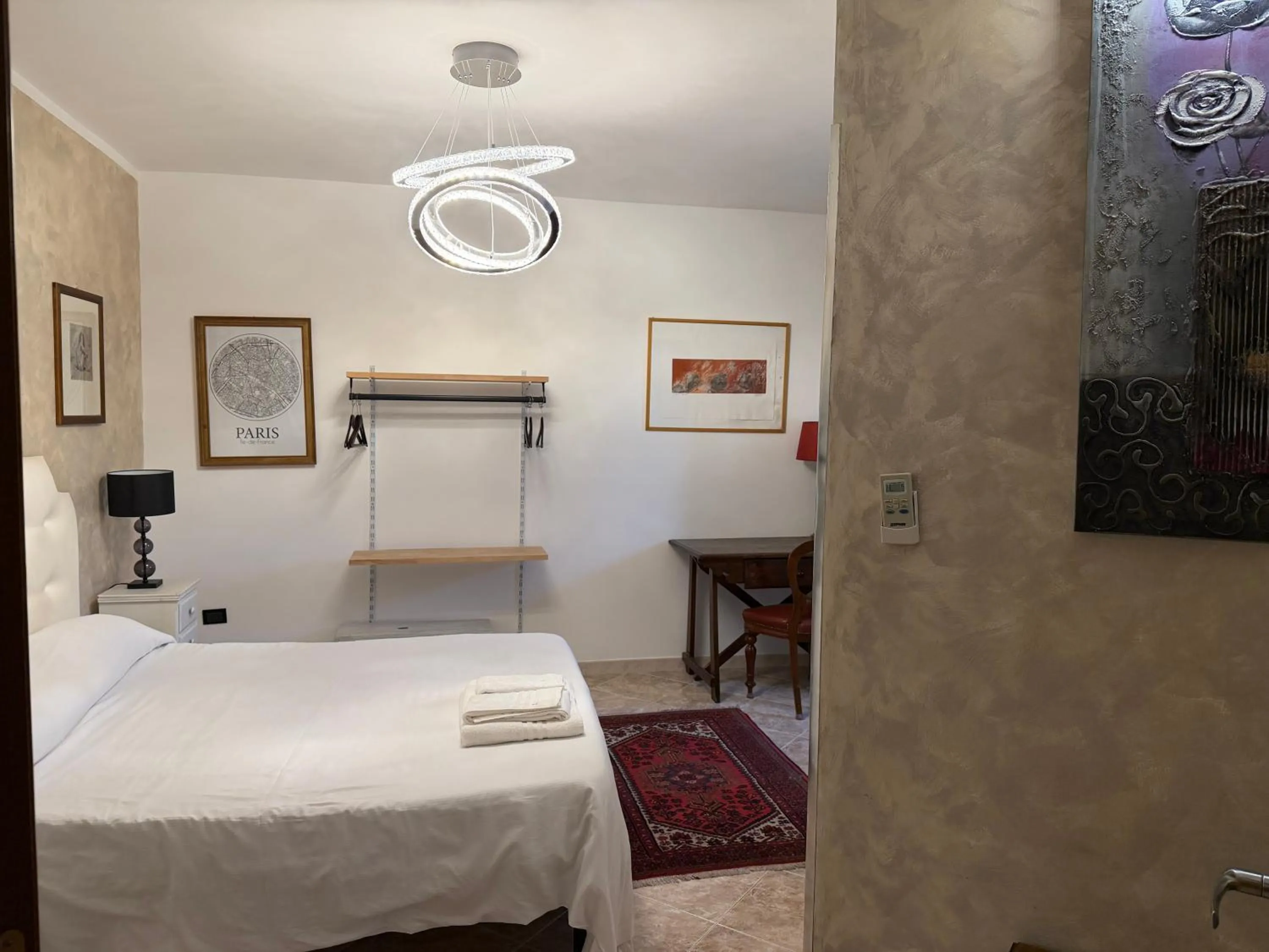 Photo of the whole room, Bed in B&B Luxury