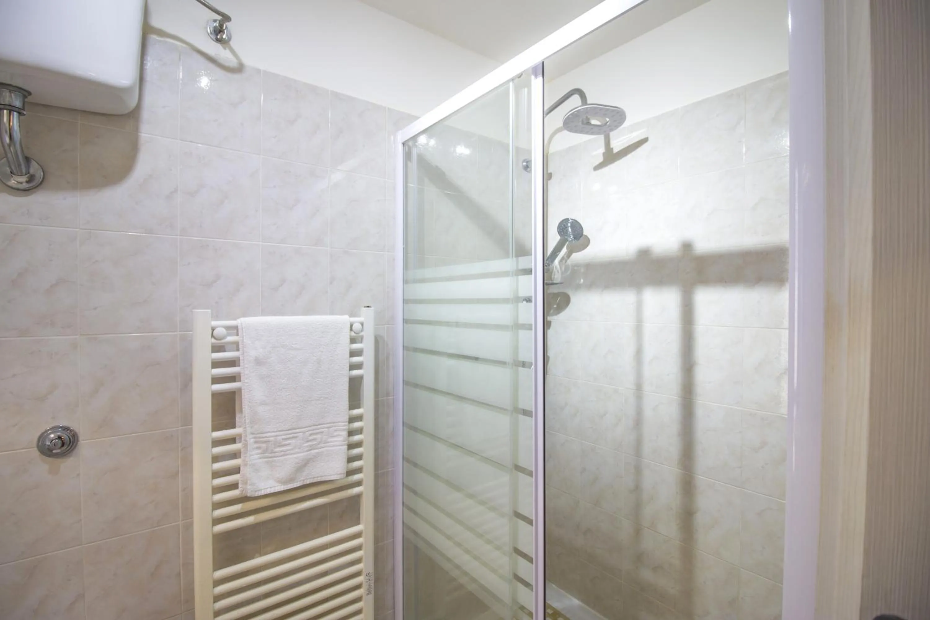 Shower in B&B Luxury