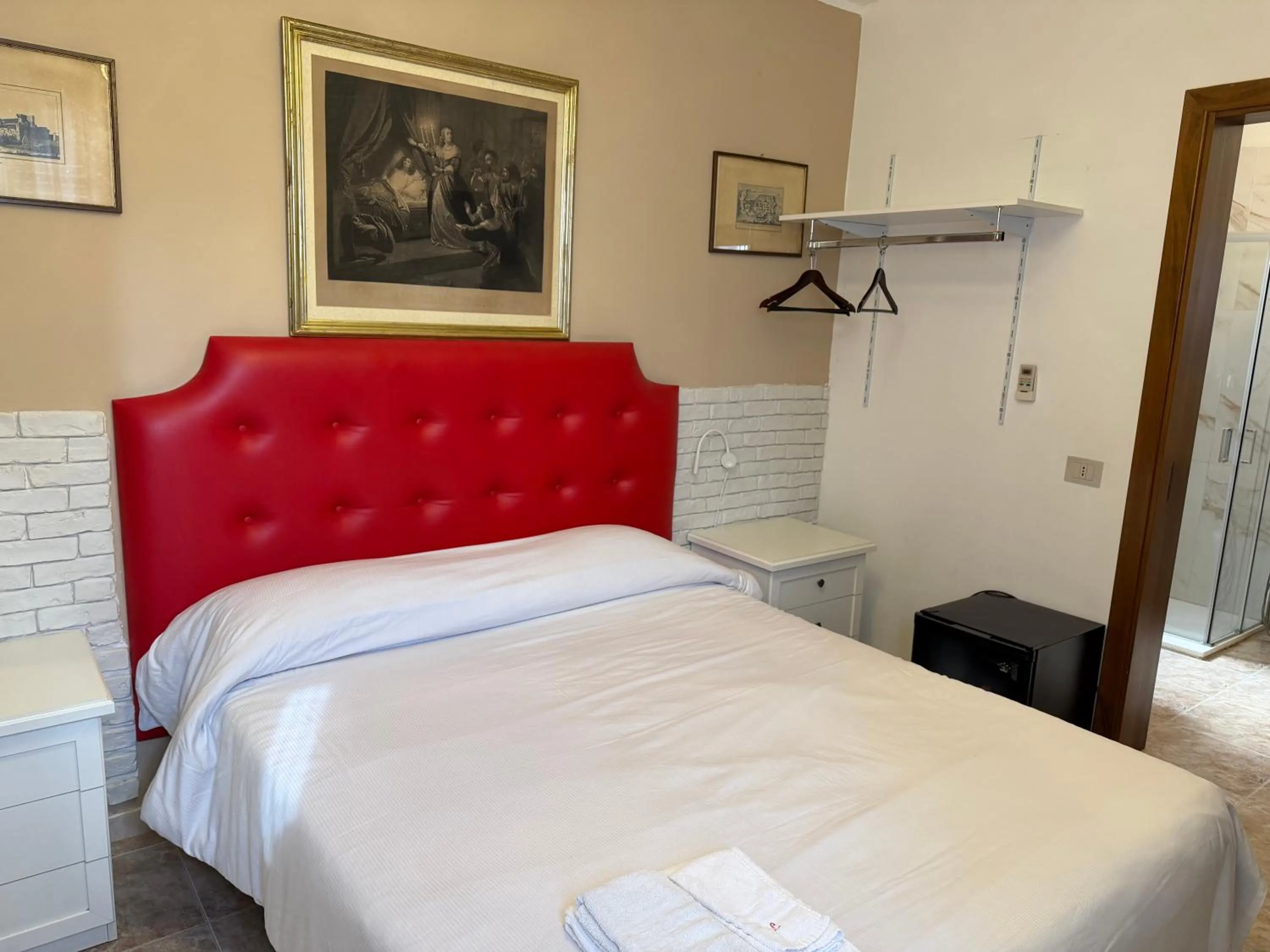 Photo of the whole room, Bed in B&B Luxury