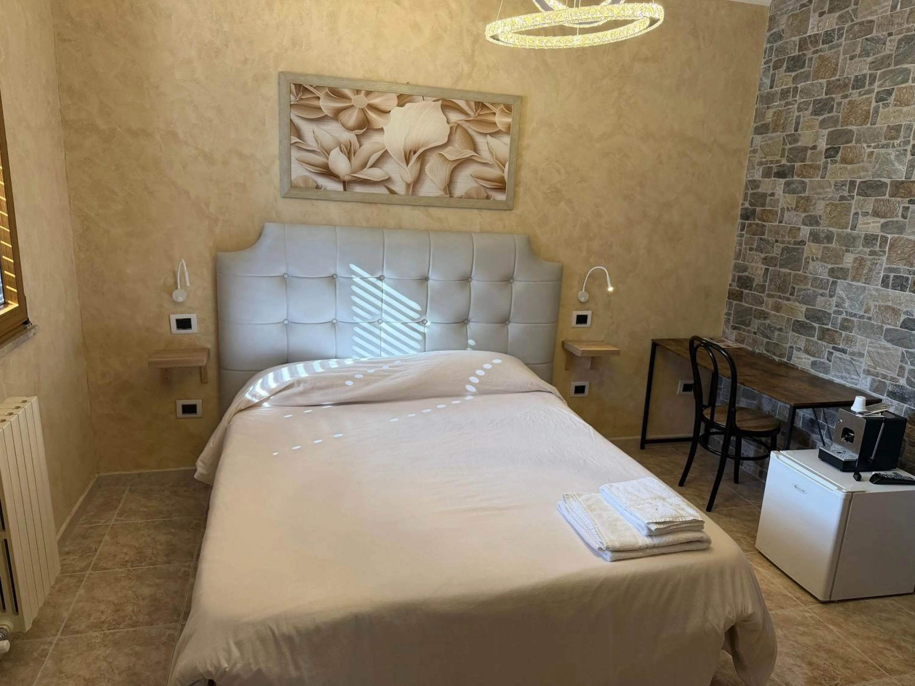 Photo of the whole room, Bed in B&B Luxury