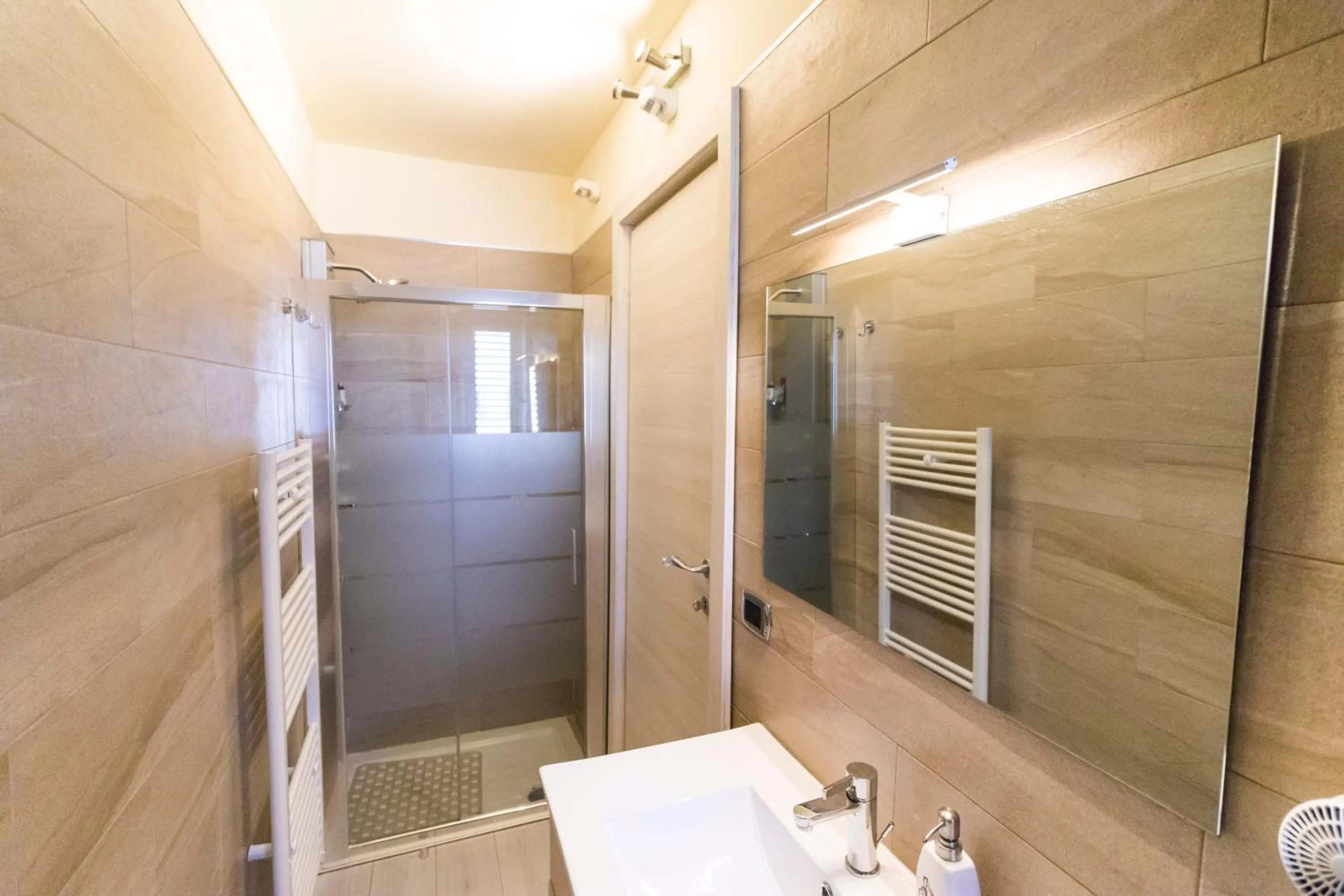 Photo of the whole room in B&B Luxury