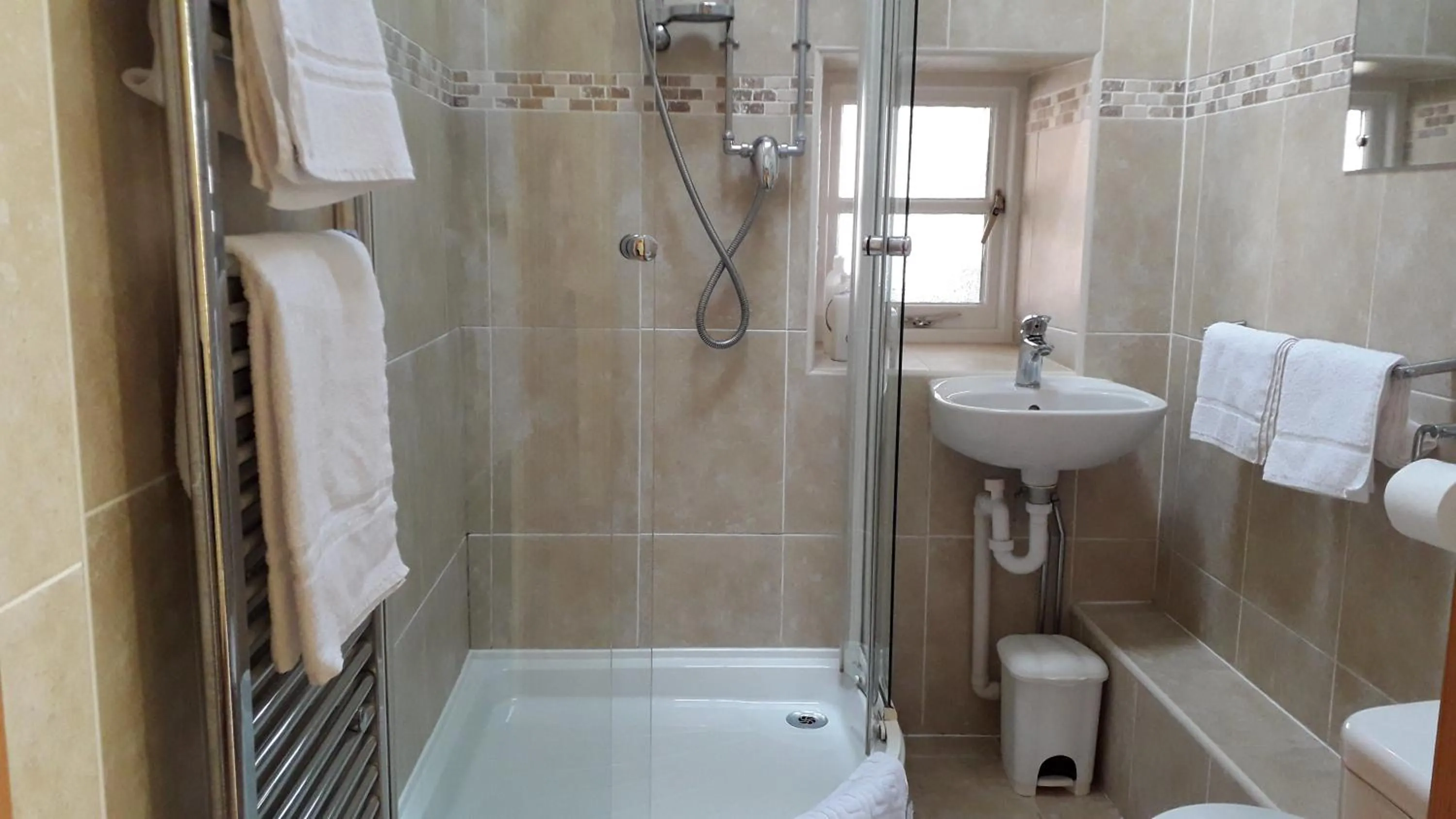 Bathroom in Courtbrook Farm