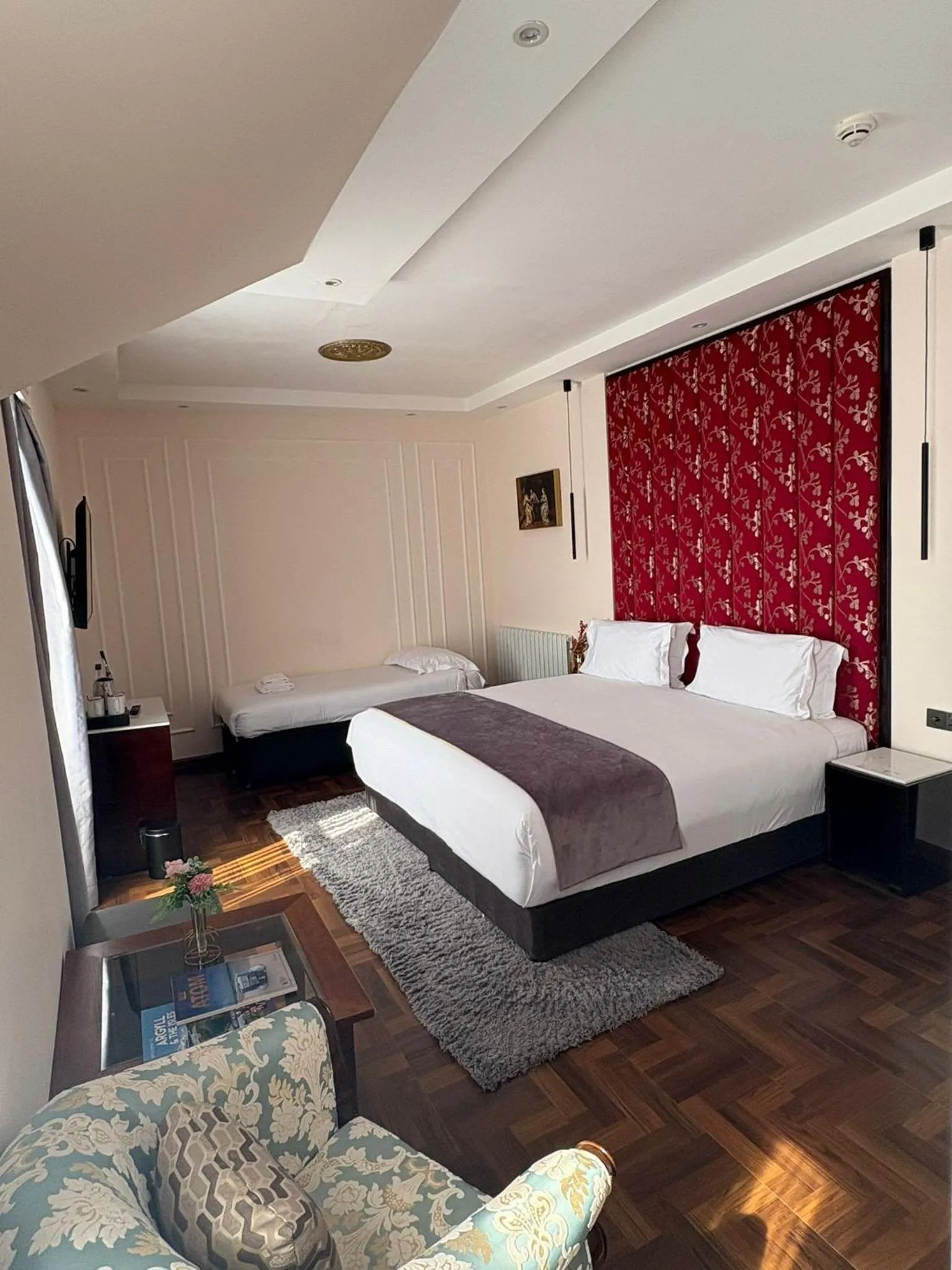 Coffee/tea facilities, Bed in Muthu Oban Regent Hotel