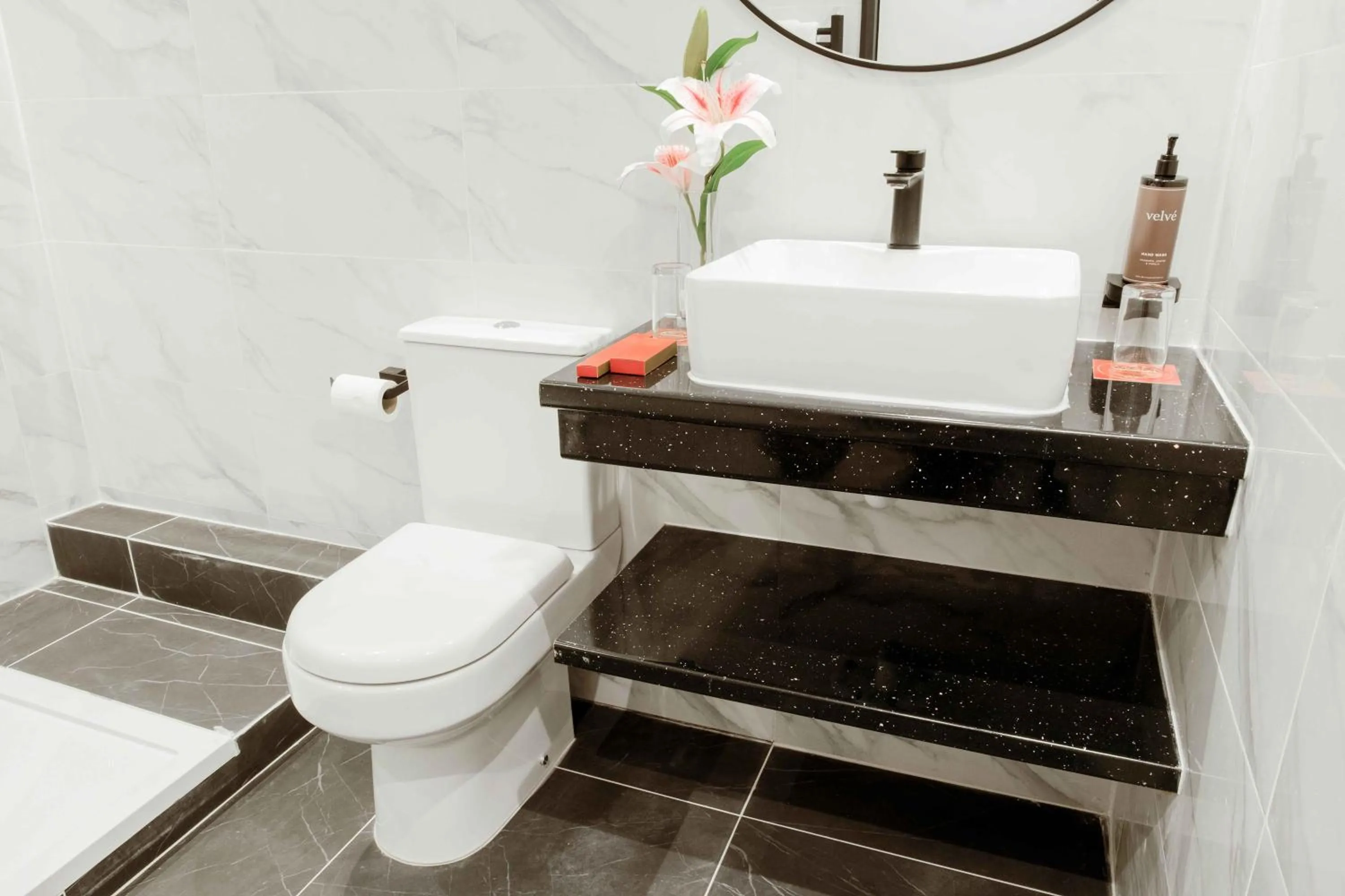 Toilet in Muthu Oban Regent Hotel