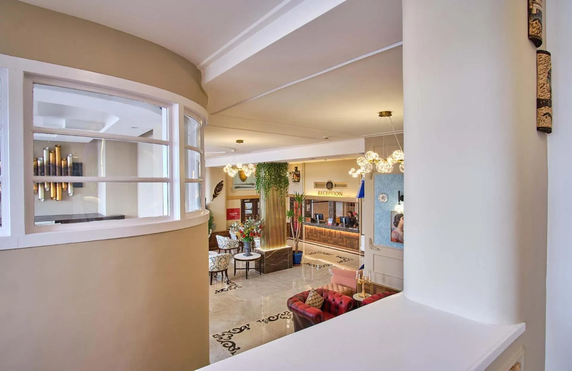 Living room in Muthu Oban Regent Hotel