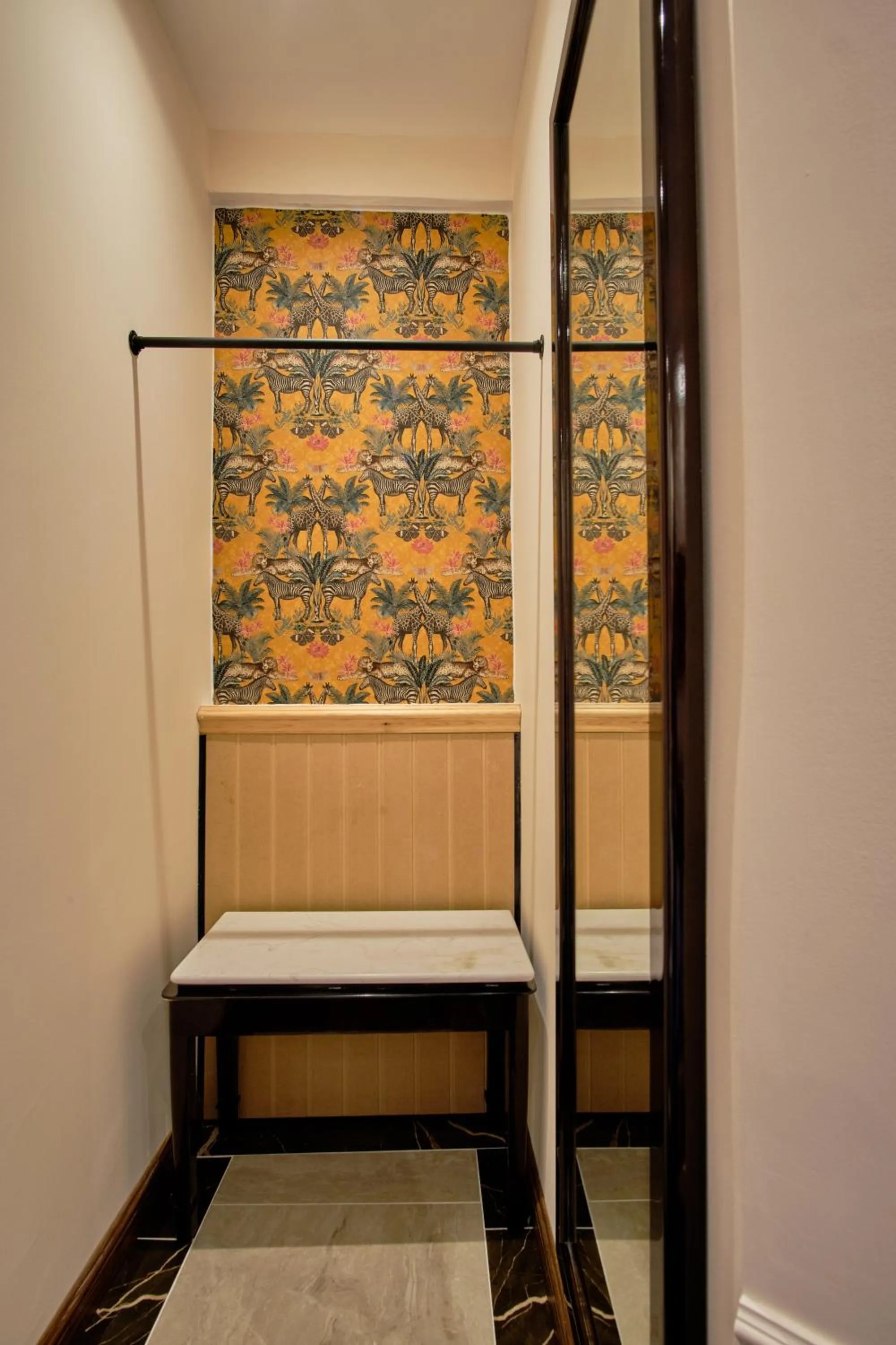 wardrobe in Muthu Oban Regent Hotel