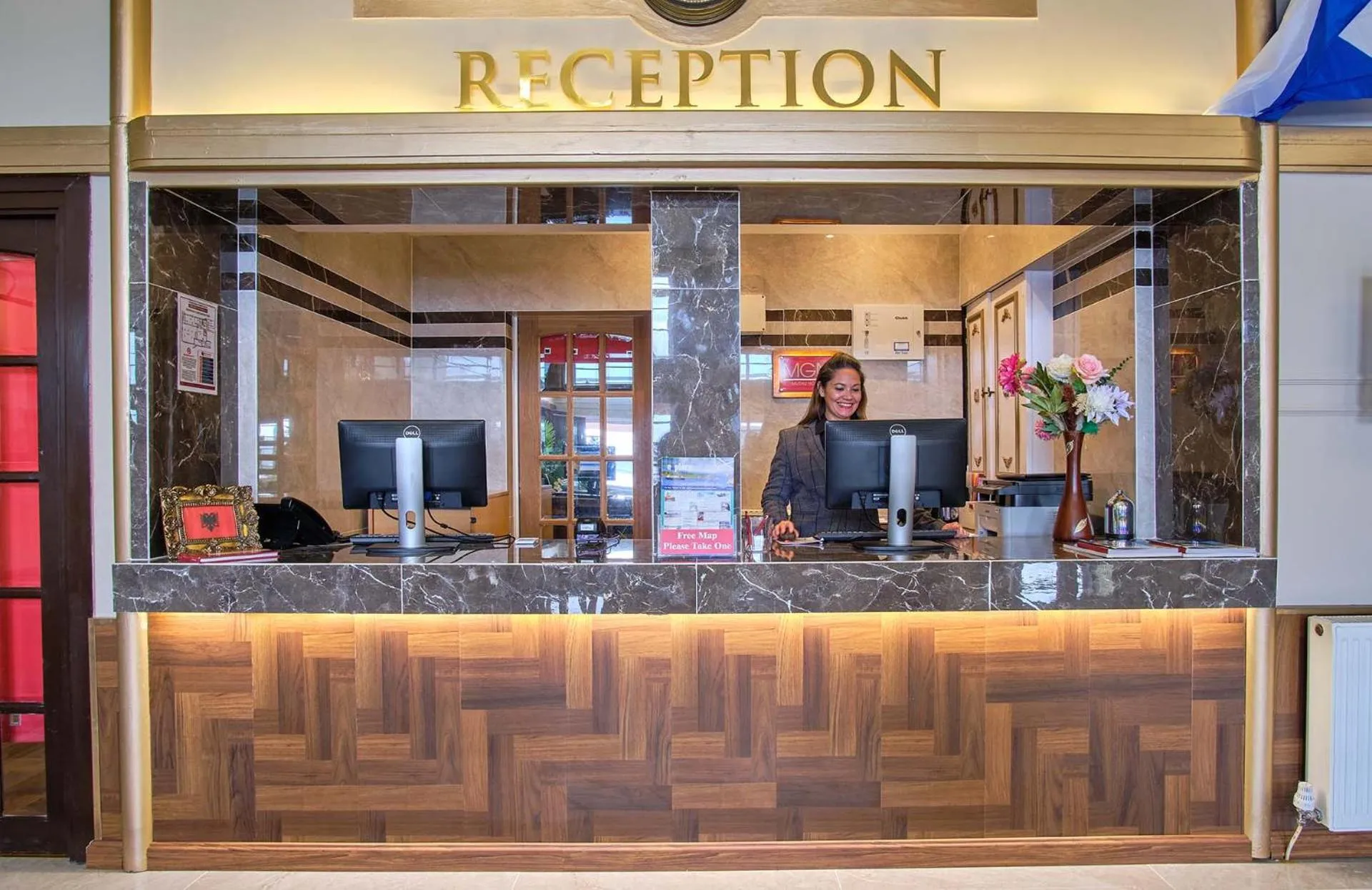 Lobby or reception in Muthu Oban Regent Hotel