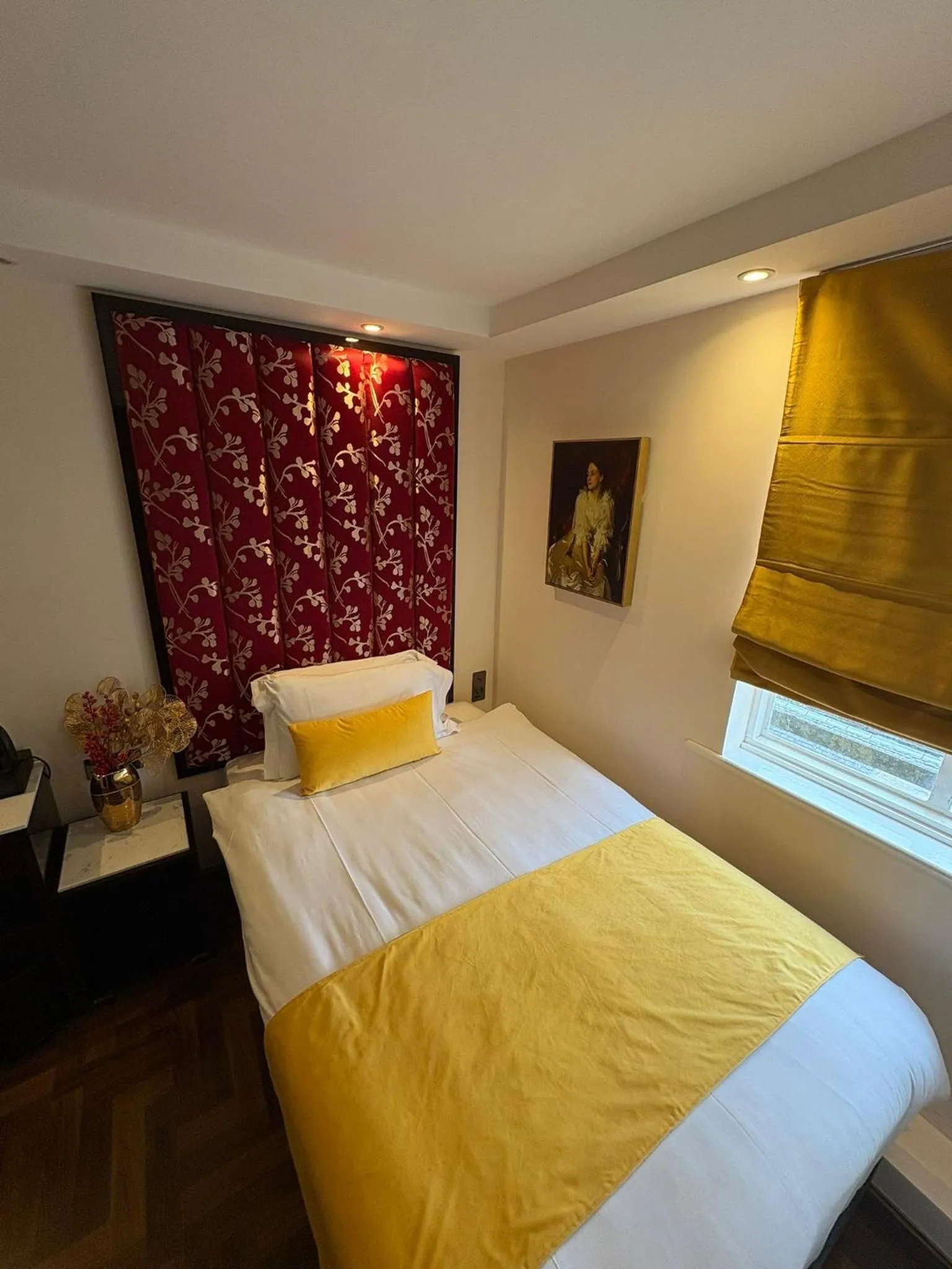 Bed in Muthu Oban Regent Hotel