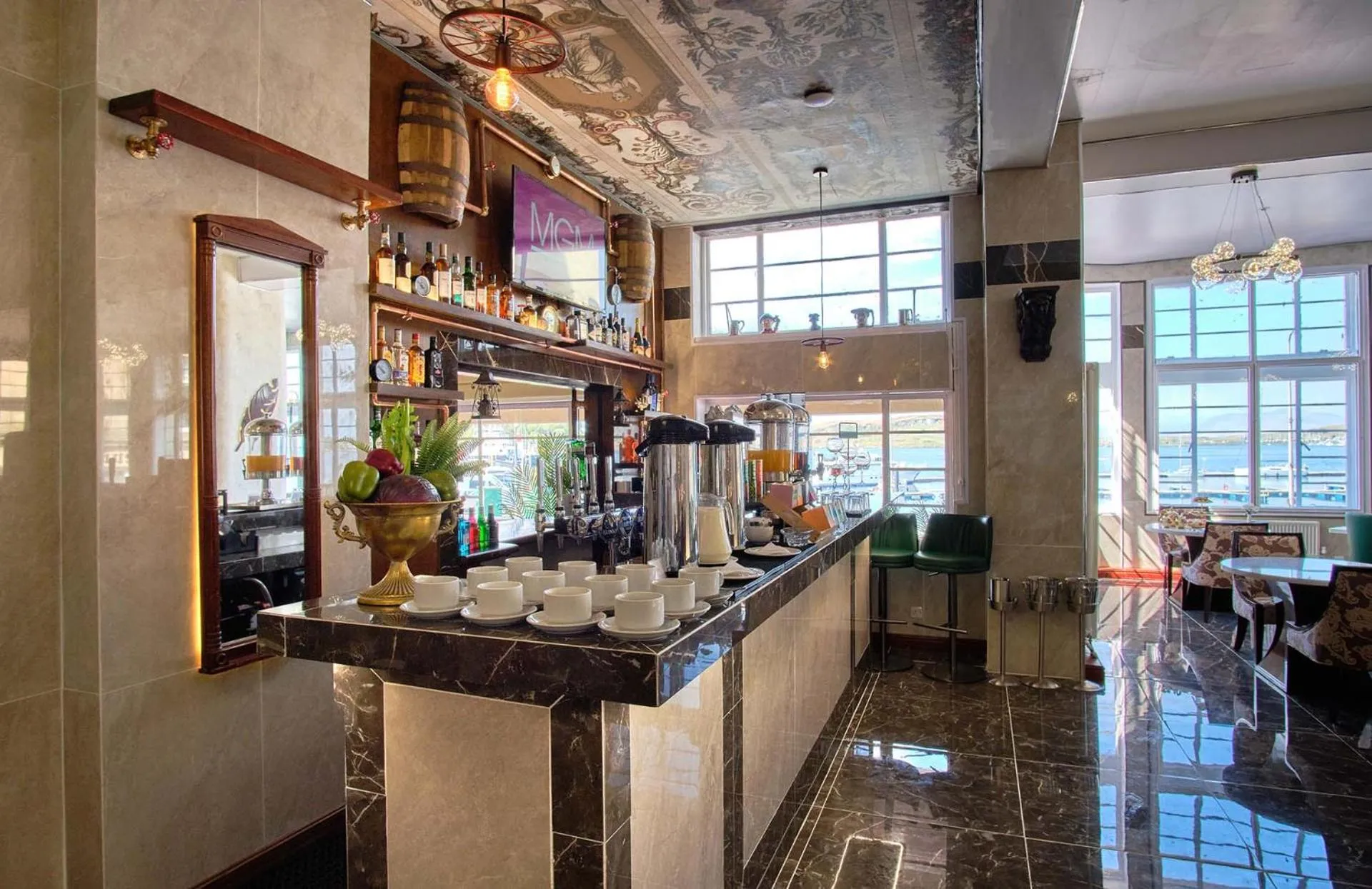 Lounge or bar in Muthu Oban Regent Hotel