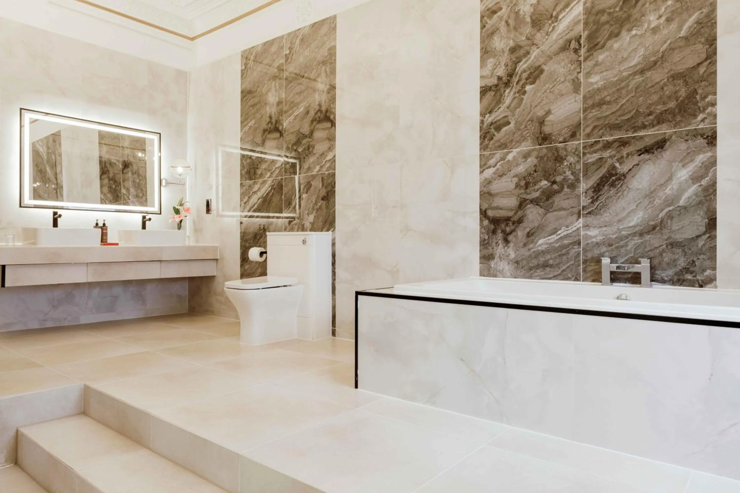 Toilet in Muthu Oban Regent Hotel