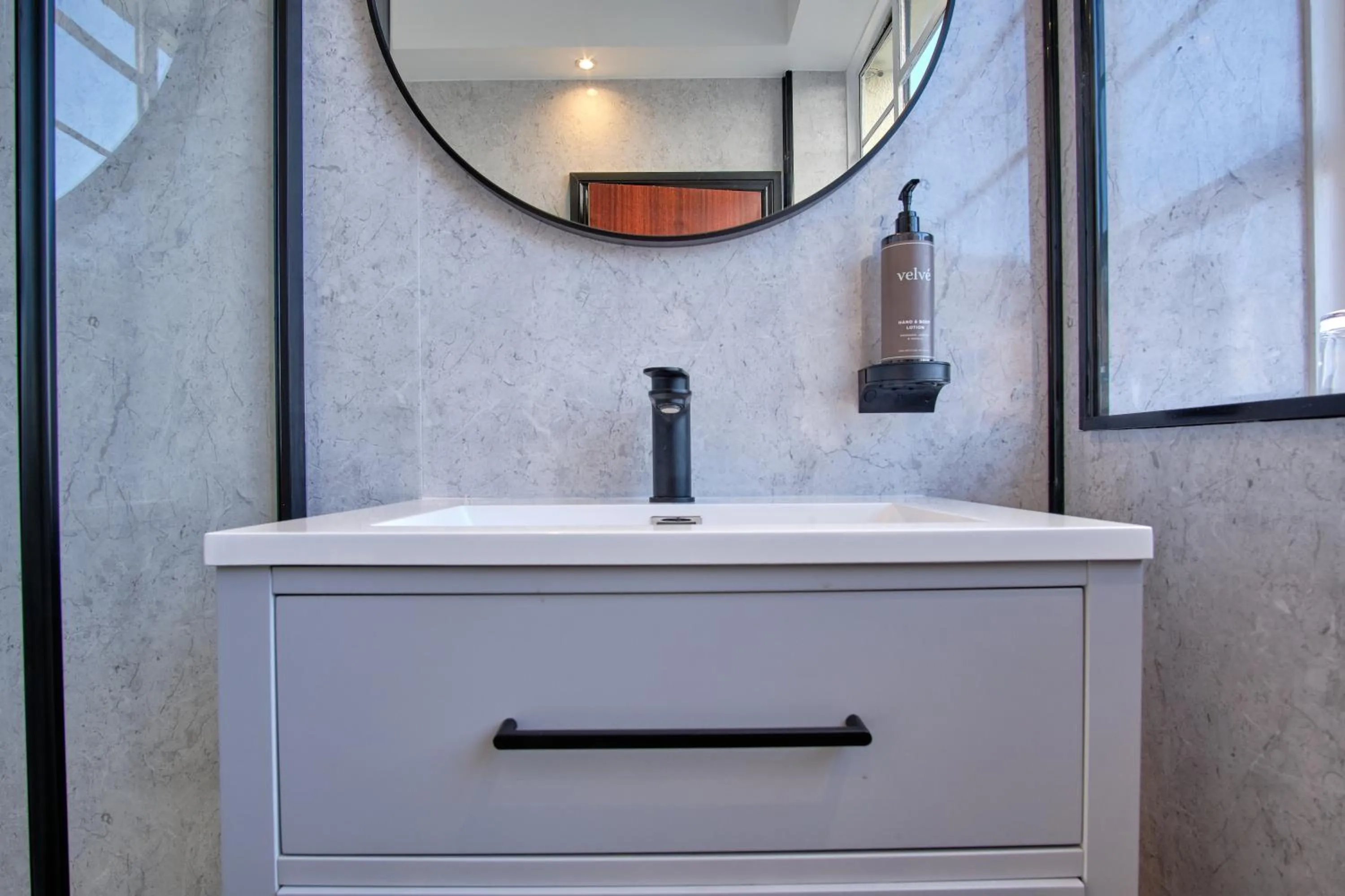 Bathroom in Muthu Oban Regent Hotel