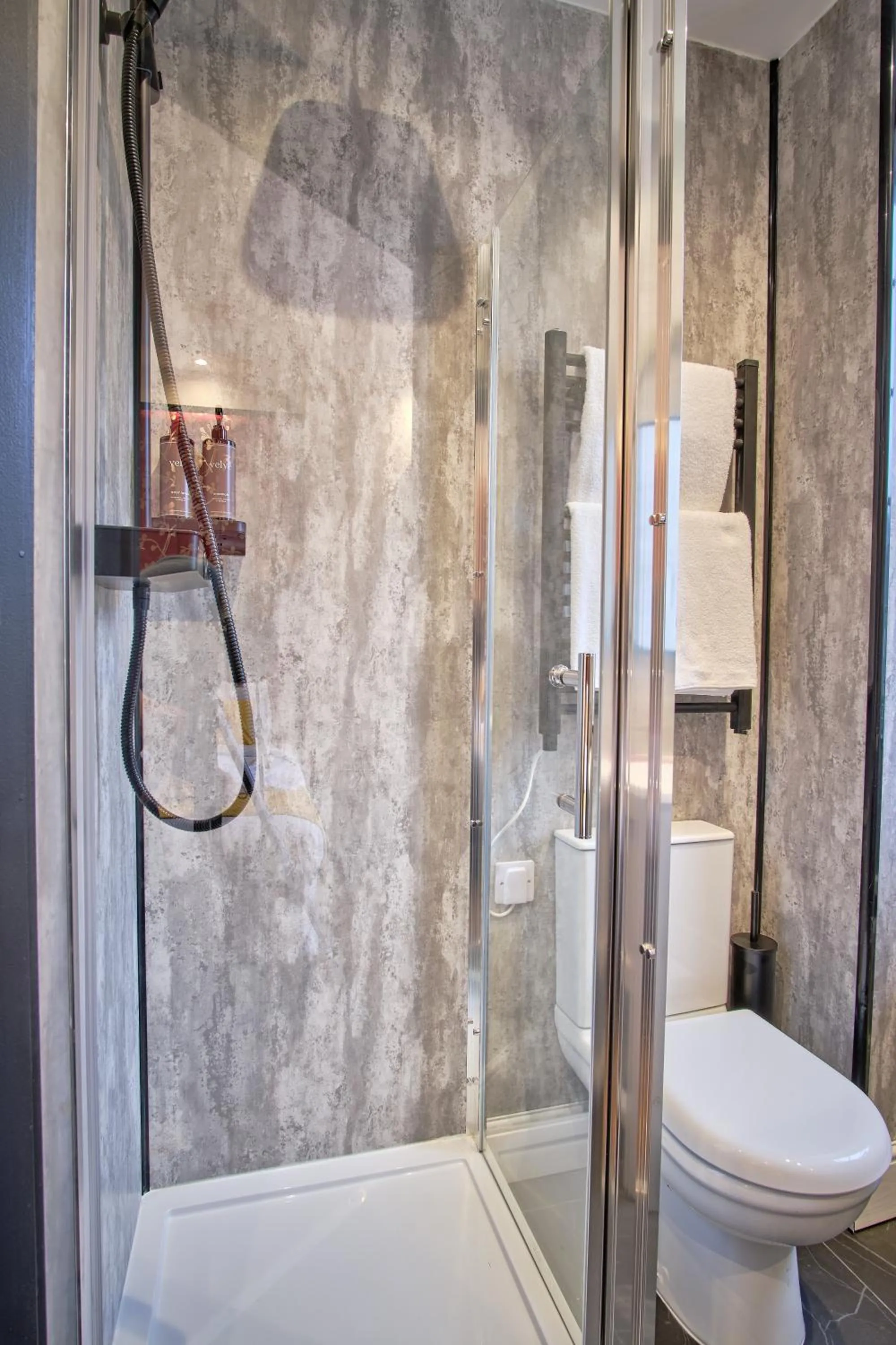 Toilet in Muthu Oban Regent Hotel