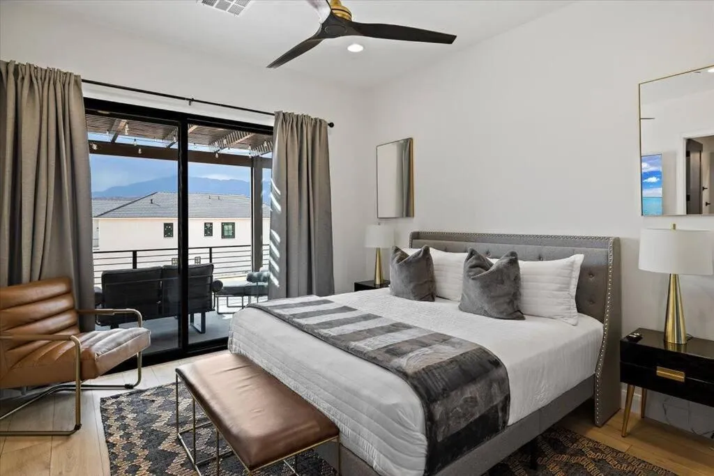 Bedroom, Bed in Casa Blanca luxury Villa Private pool sleeps 30!