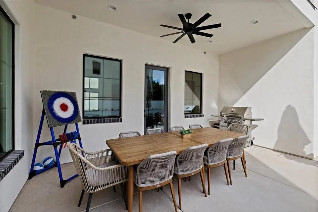 Dining area in Casa Blanca luxury Villa Private pool sleeps 30!