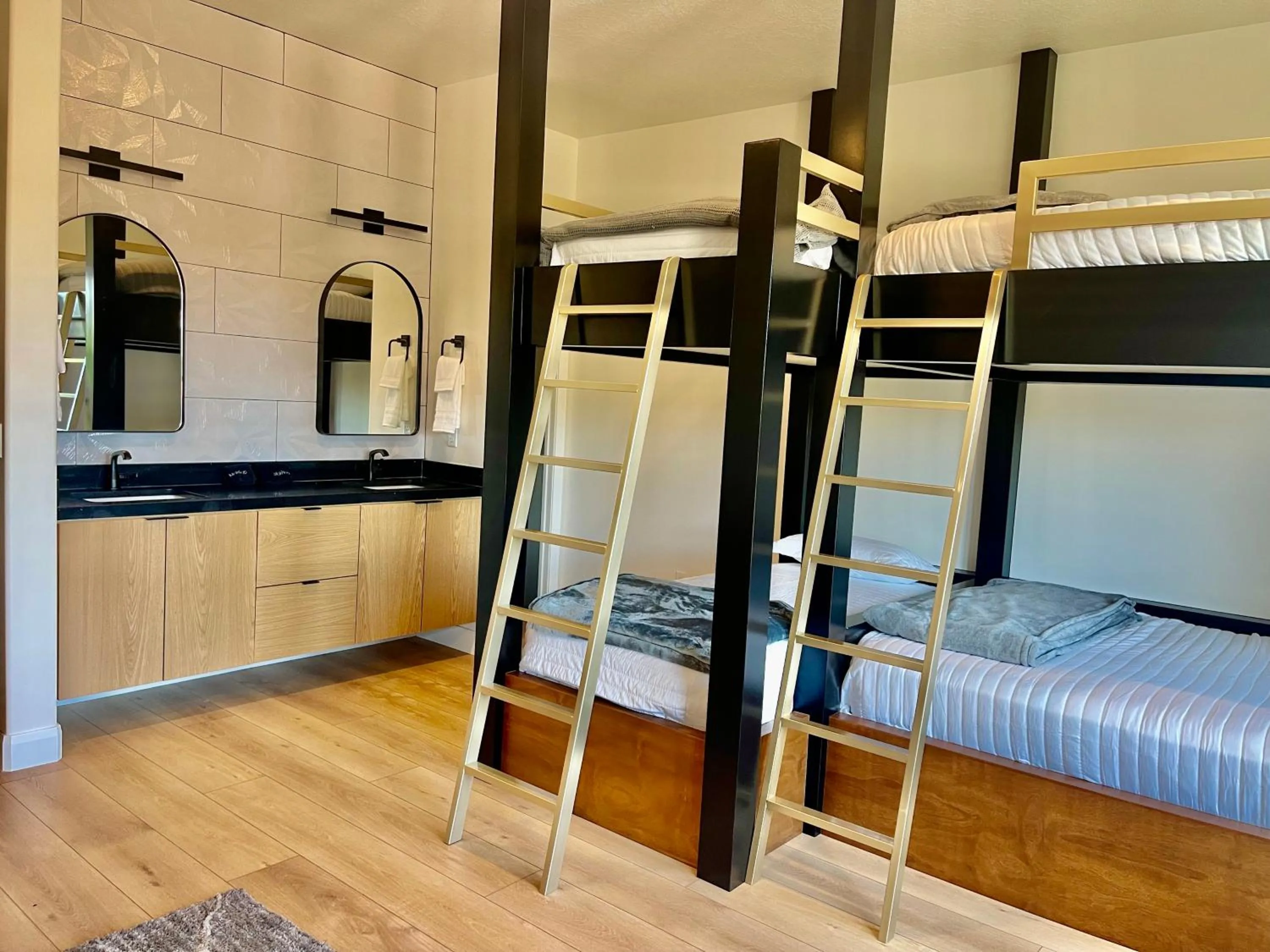 Bed in Casa Blanca luxury Villa Private pool sleeps 30!