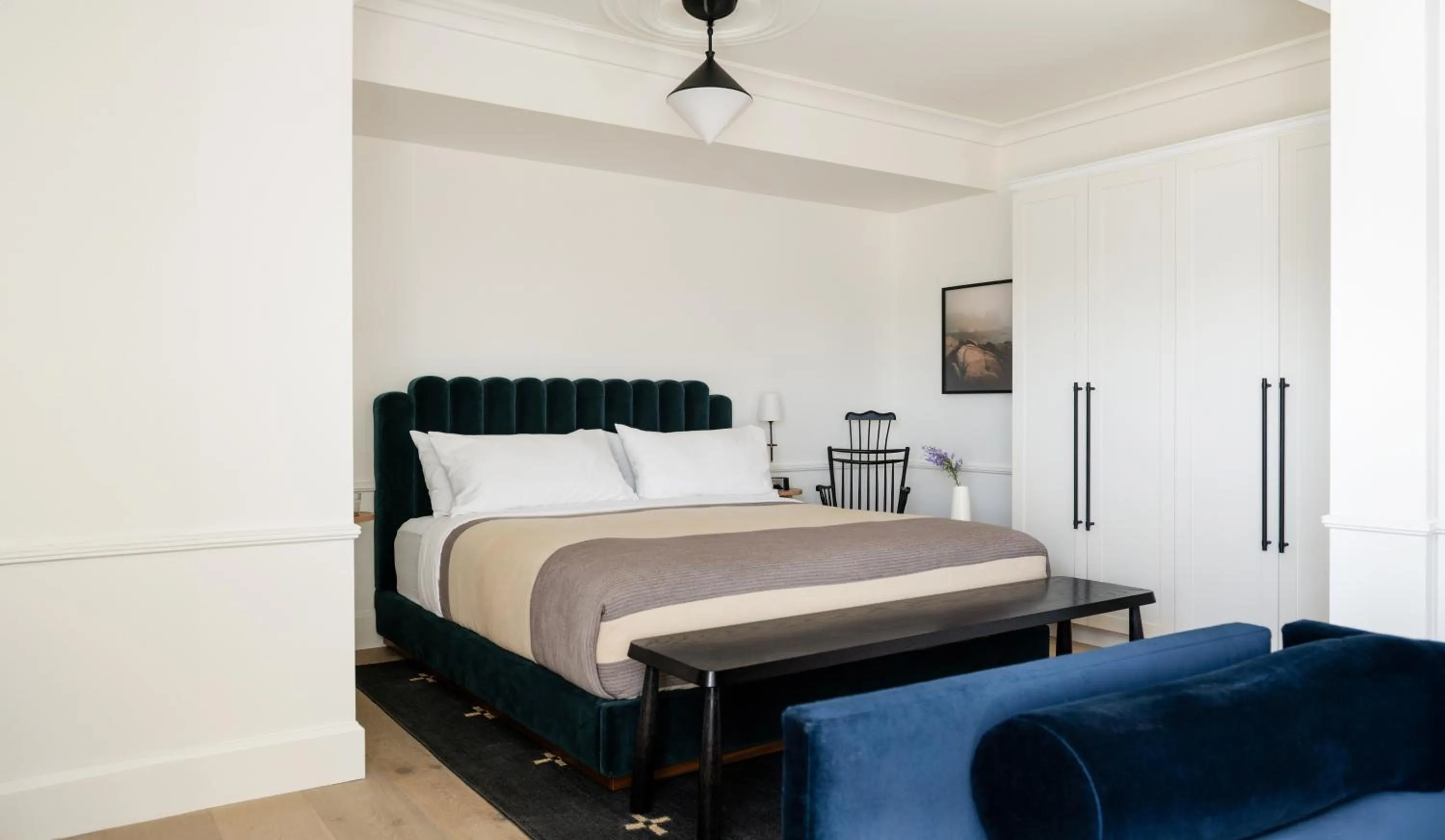 VIP, Bed in Longfellow Hotel