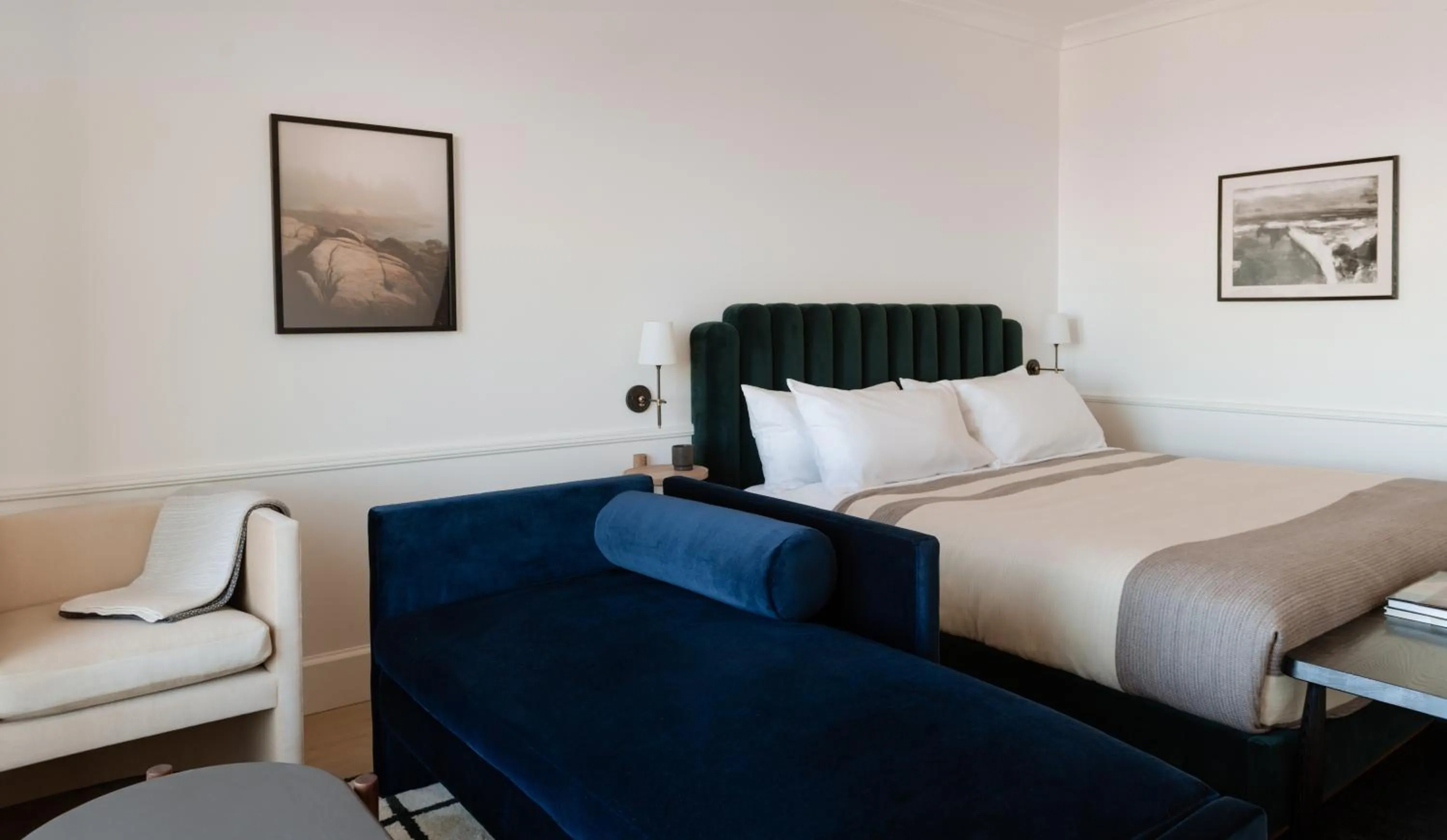 Bedroom, Bed in Longfellow Hotel